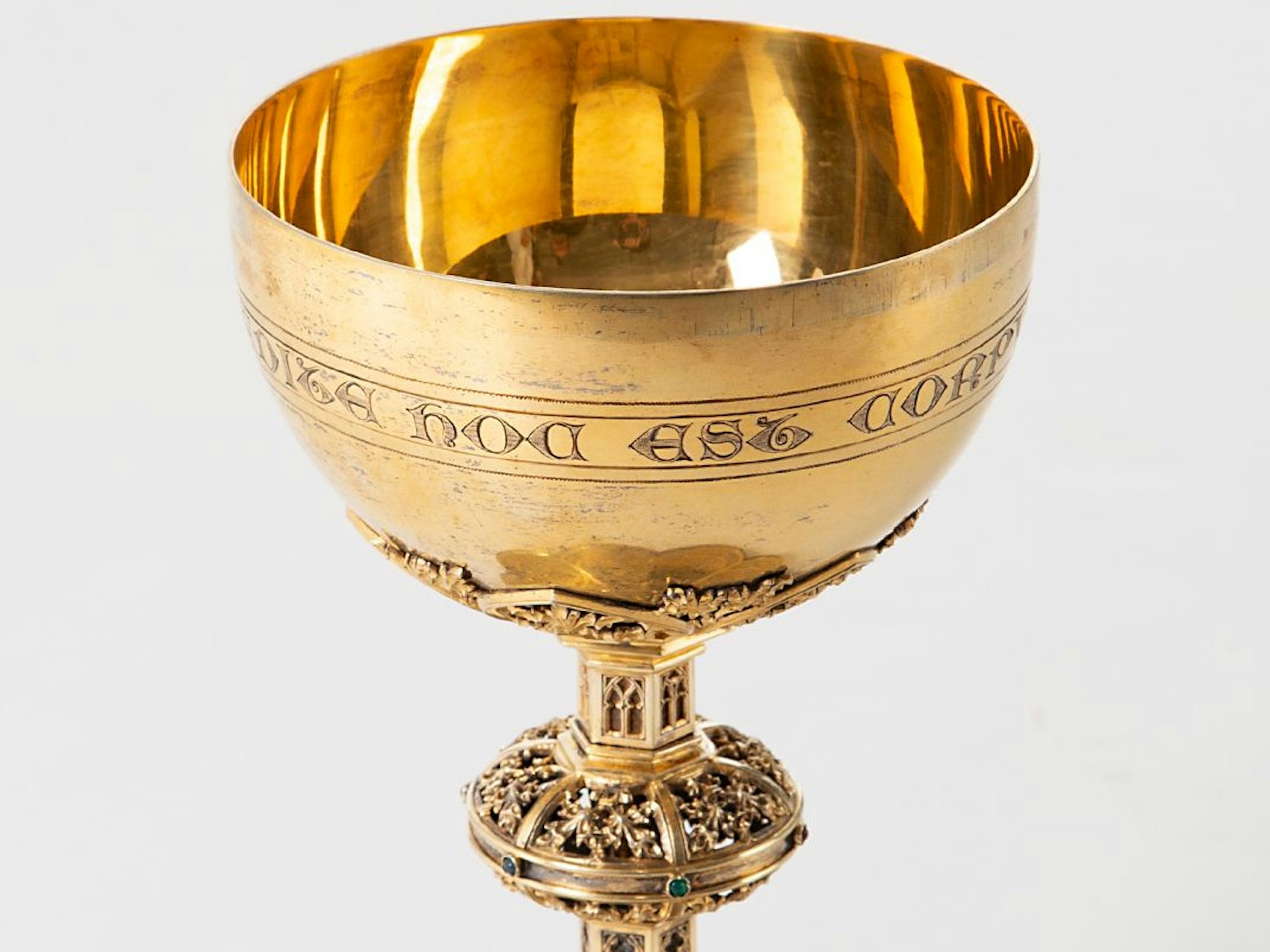 Hostienschale: Polizei bittet um Hinweise zur Herkunft des Objektes.