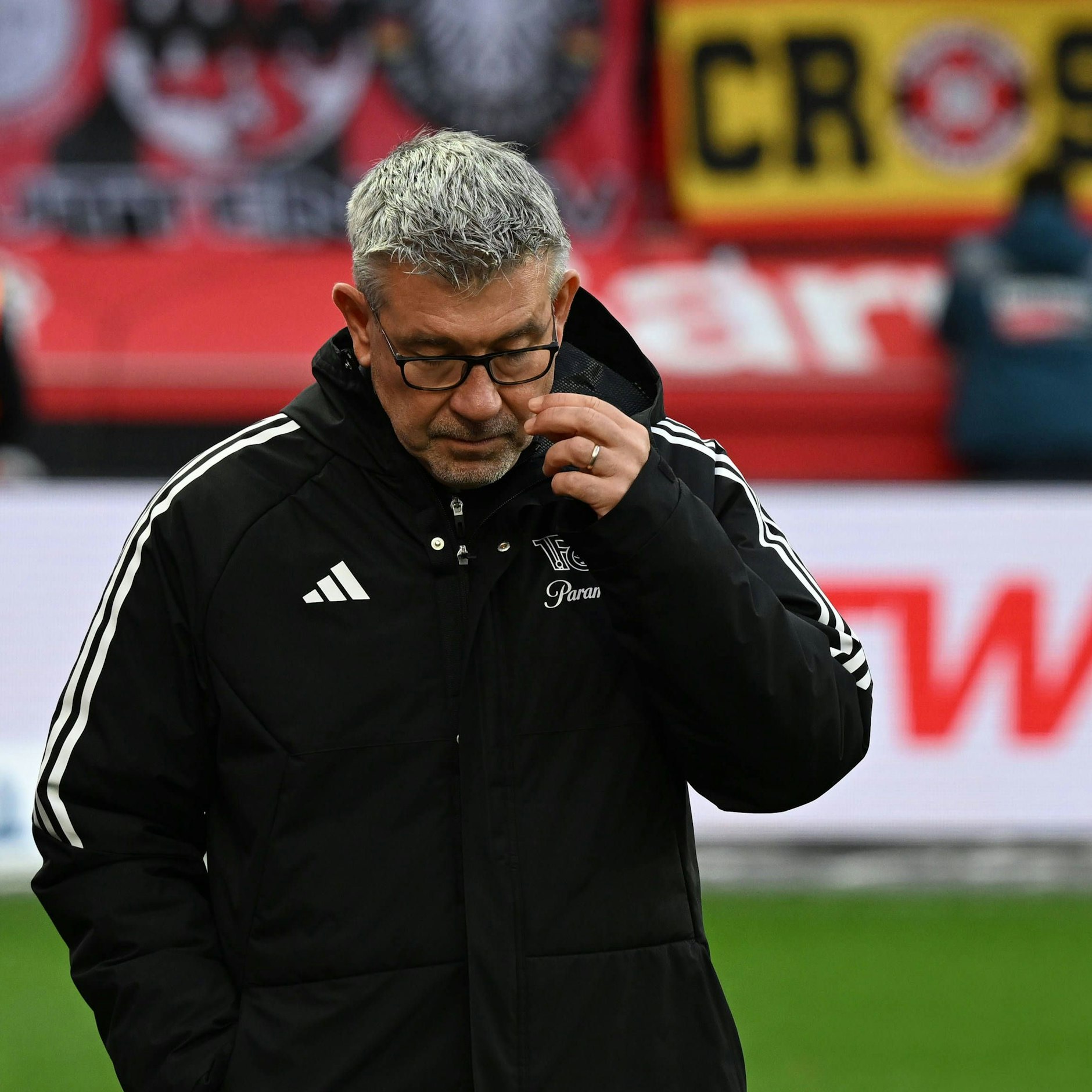 Bitterer Abgang! Unions Trainer Urs Fischer musste nach dem 0:4 in Leverkusen gehen.