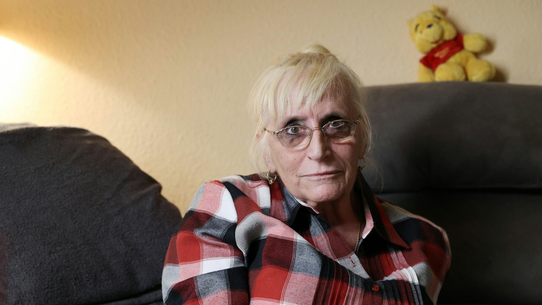 Birgit Kreysa (70) ist stinksauer und fühlt sich in ihrem Zuhause massiv eingeschränkt.