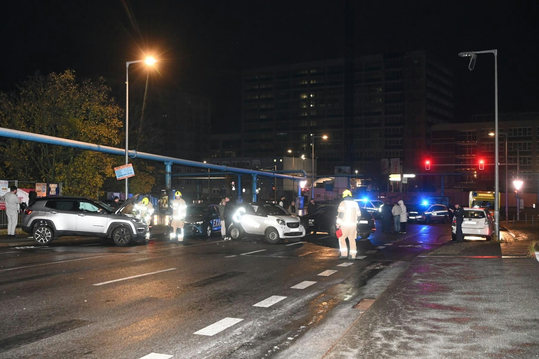 Bei der Massenkarambolage in Berlin-Wedding krachten zehn Autos ineinander.