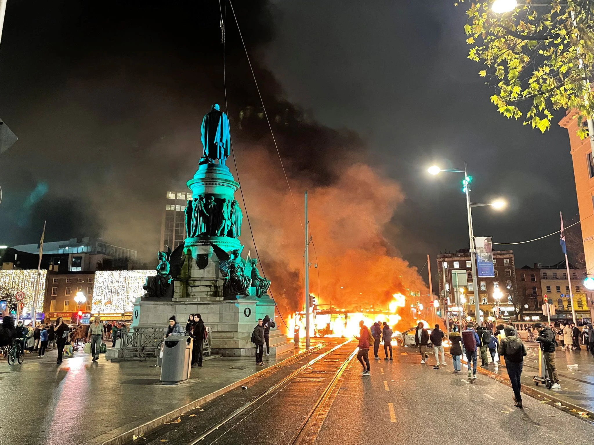 Nach einem Messerangriff kam es in Dublin zu Ausschreitungen.  