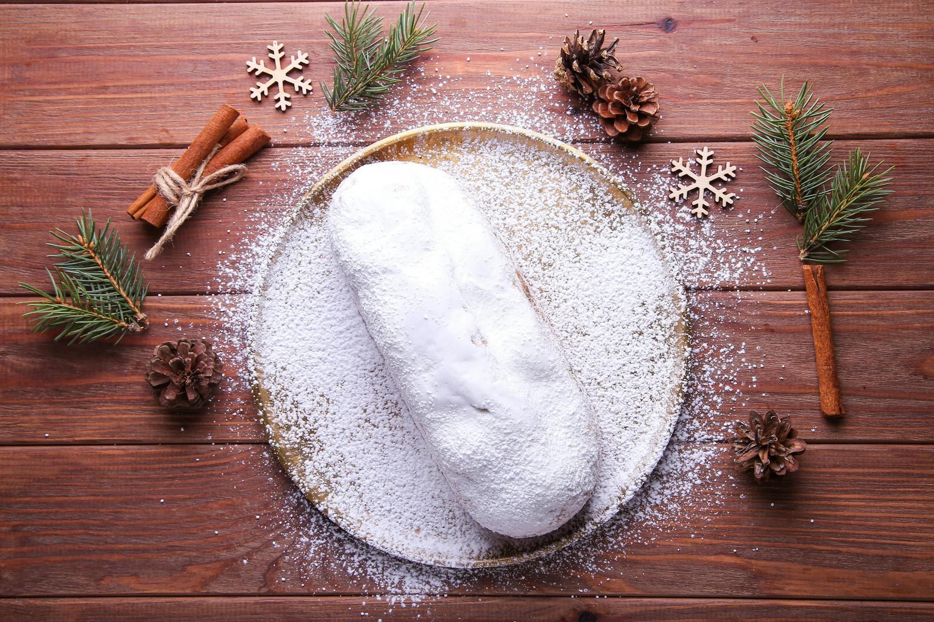 Das Rezept für Dresdner Christstollen kann man zu Hause einfach nachbacken.
