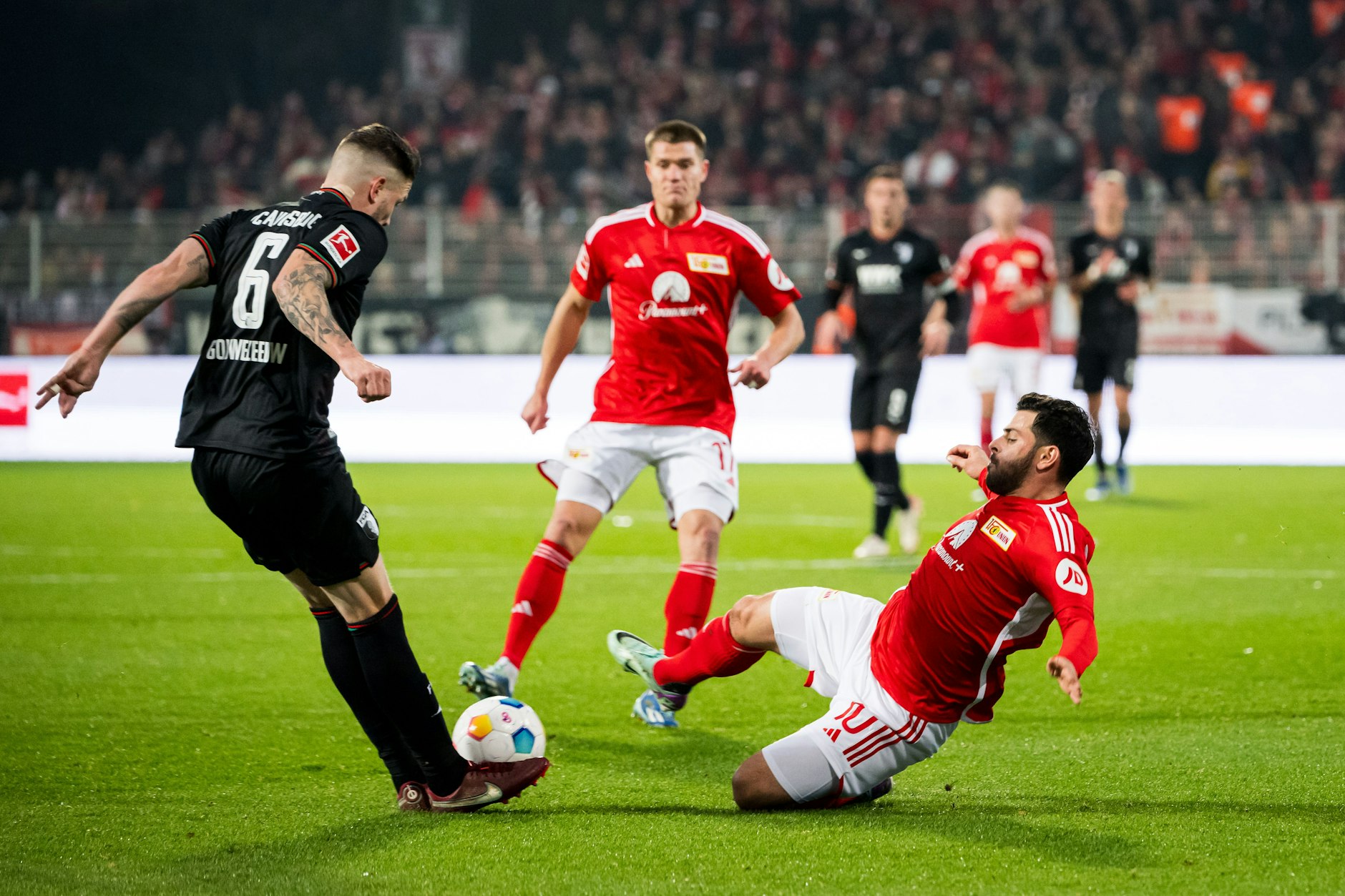 Kevin Volland (31) steht für vollen Einsatz. Das zeigte Unions Stürmer gegen den FC Augsburg.