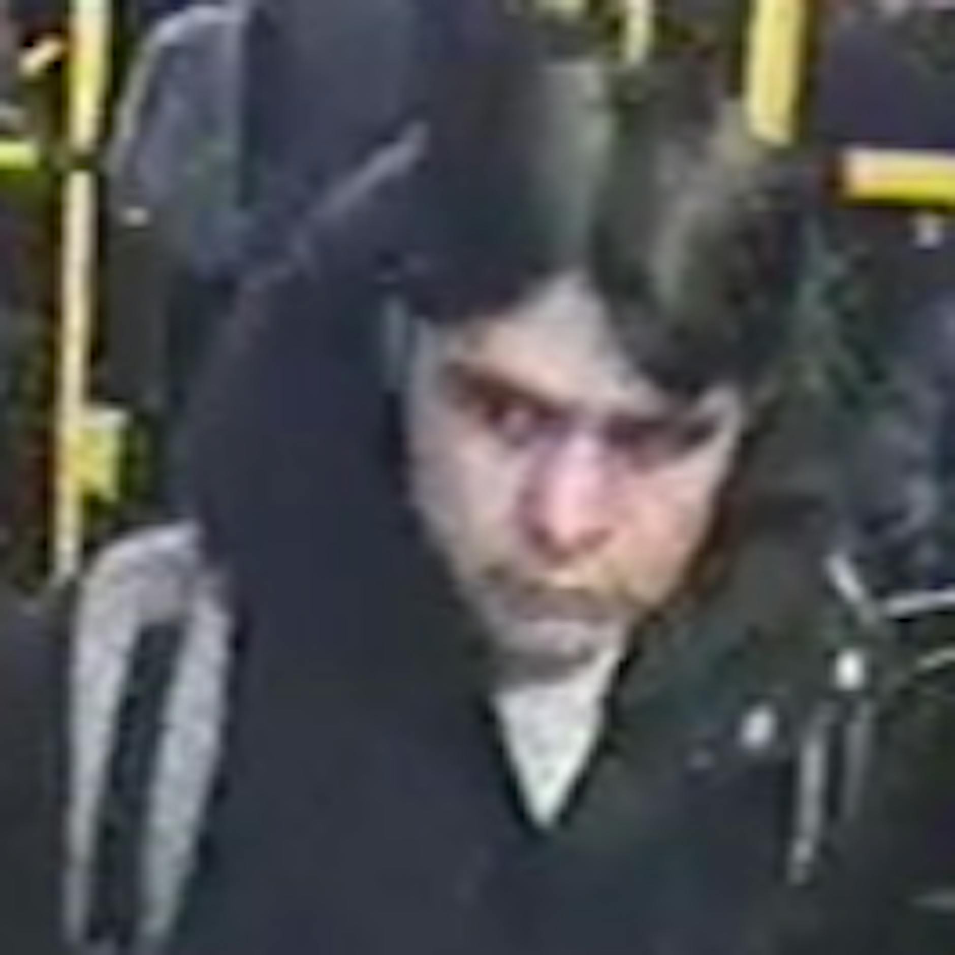 Schöneberg: Hose vor Kind heruntergezogen – Berliner Polizei sucht mutmaßlichen Exhibitionisten