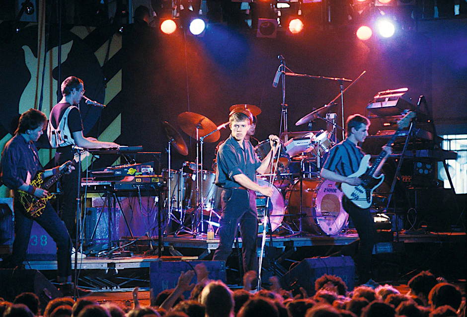 Die Band live 1986. Von links: Gitarrist André Drechsler, Keyboarder Ralf Böhme, Sänger Tino Eisbrenner, Schlagzeuger Olaf Becker und Bassist Janec Skirecki.
