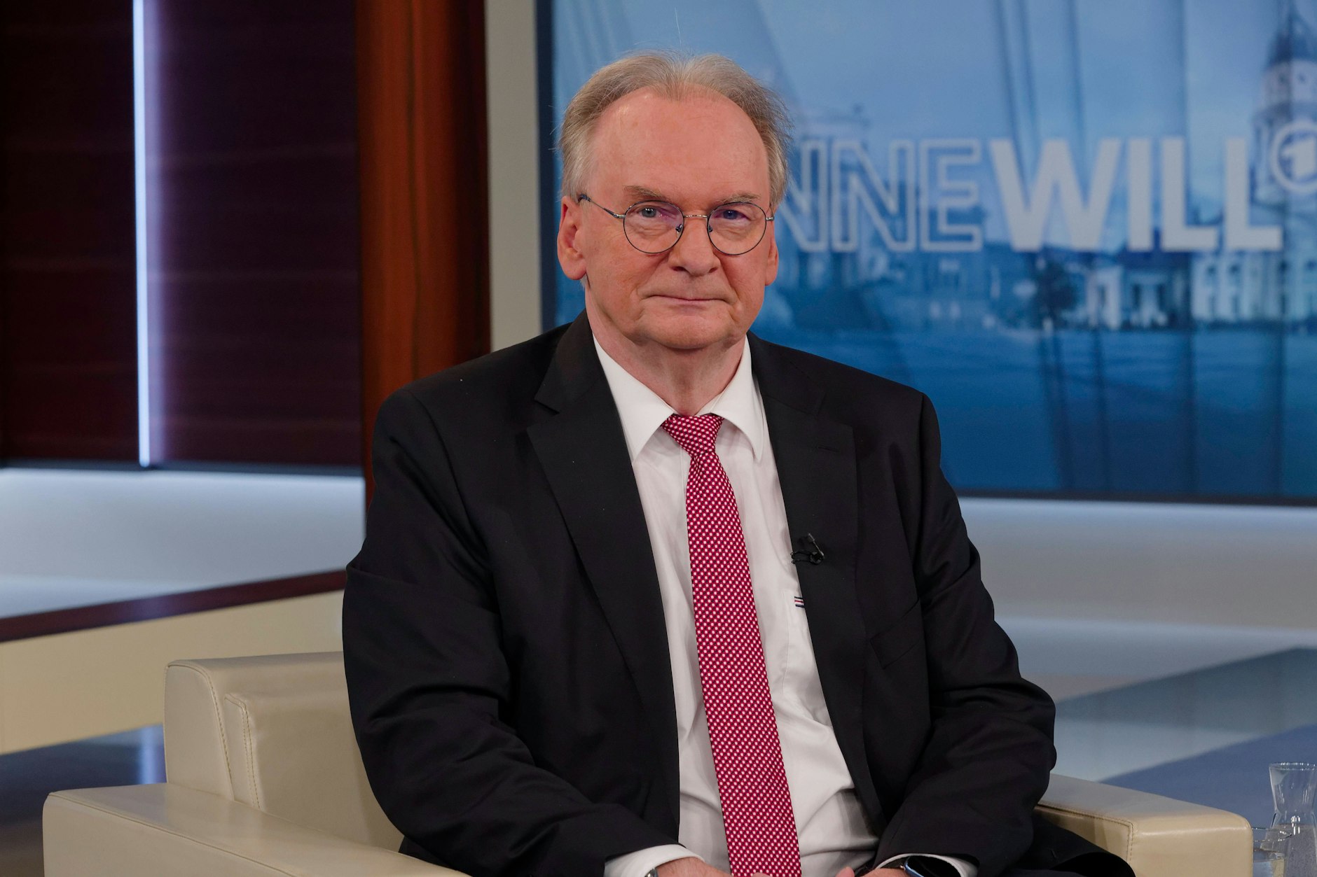 Sachsen-Anhalts Ministerpräsident Reiner Haseloff (CDU) zu Gast bei Anne Will im Ersten