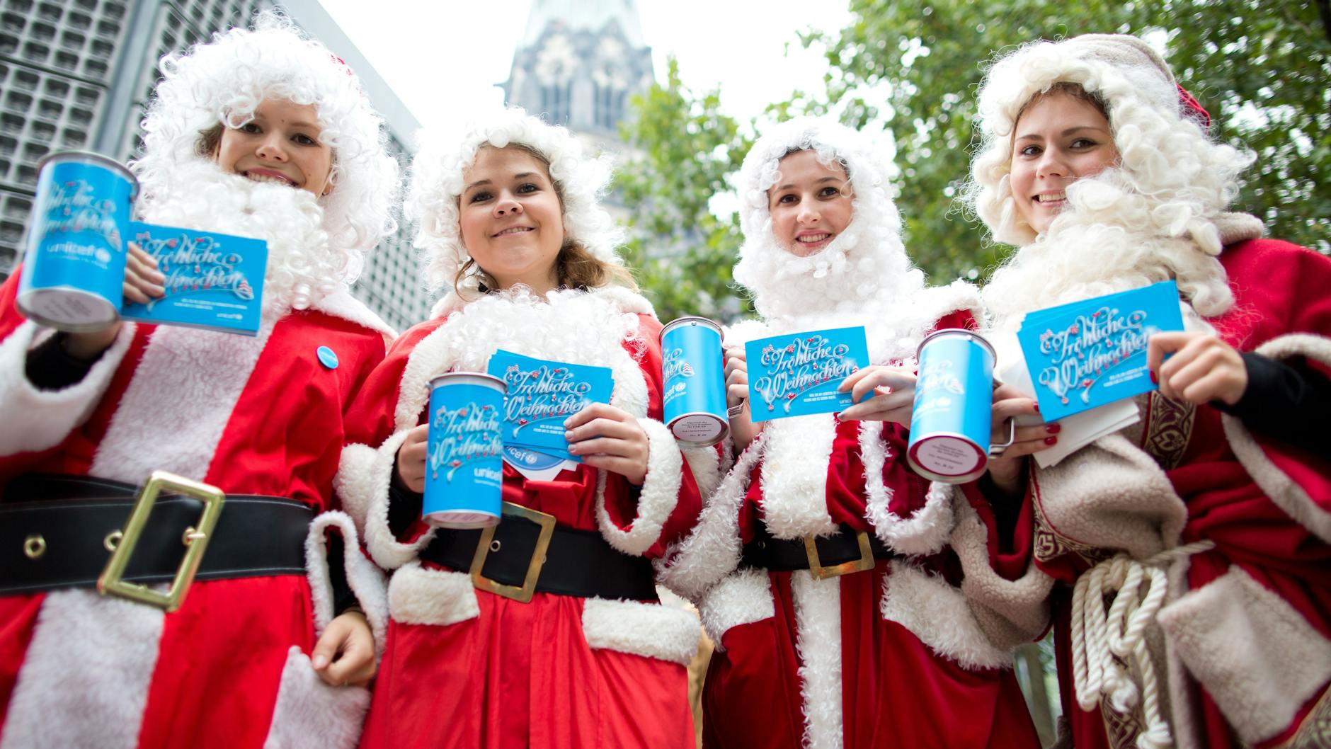 Auch wenn das Kostüm in Weihnachtsstimmung bringt: Achten Sie unbedingt darauf, dass Ihre Gelder auch am richtigen Ort ankommen.