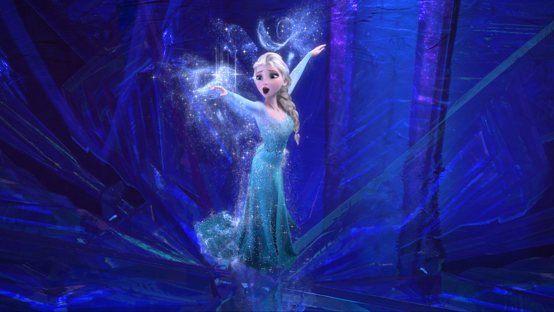 In Disney-Filmen wie „Frozen“ sprechen und singen häufig Musical-Darsteller, die ihre klare Aussprache lange trainiert haben. Dadurch sind sie super für Englisch-Einsteiger.