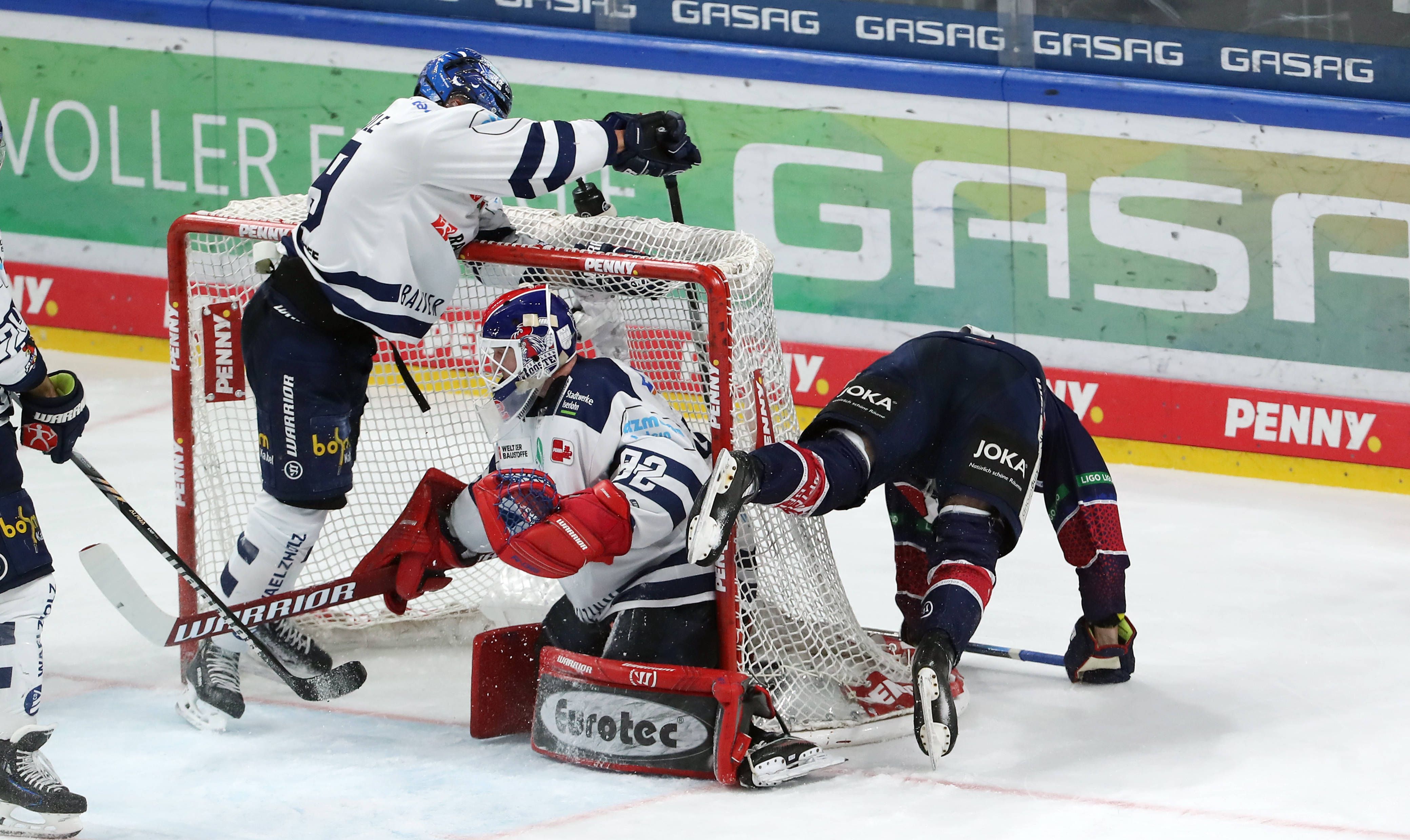Oje, Eisbären sind auf dem Weg der Vorsaison, und wie die ausging ...