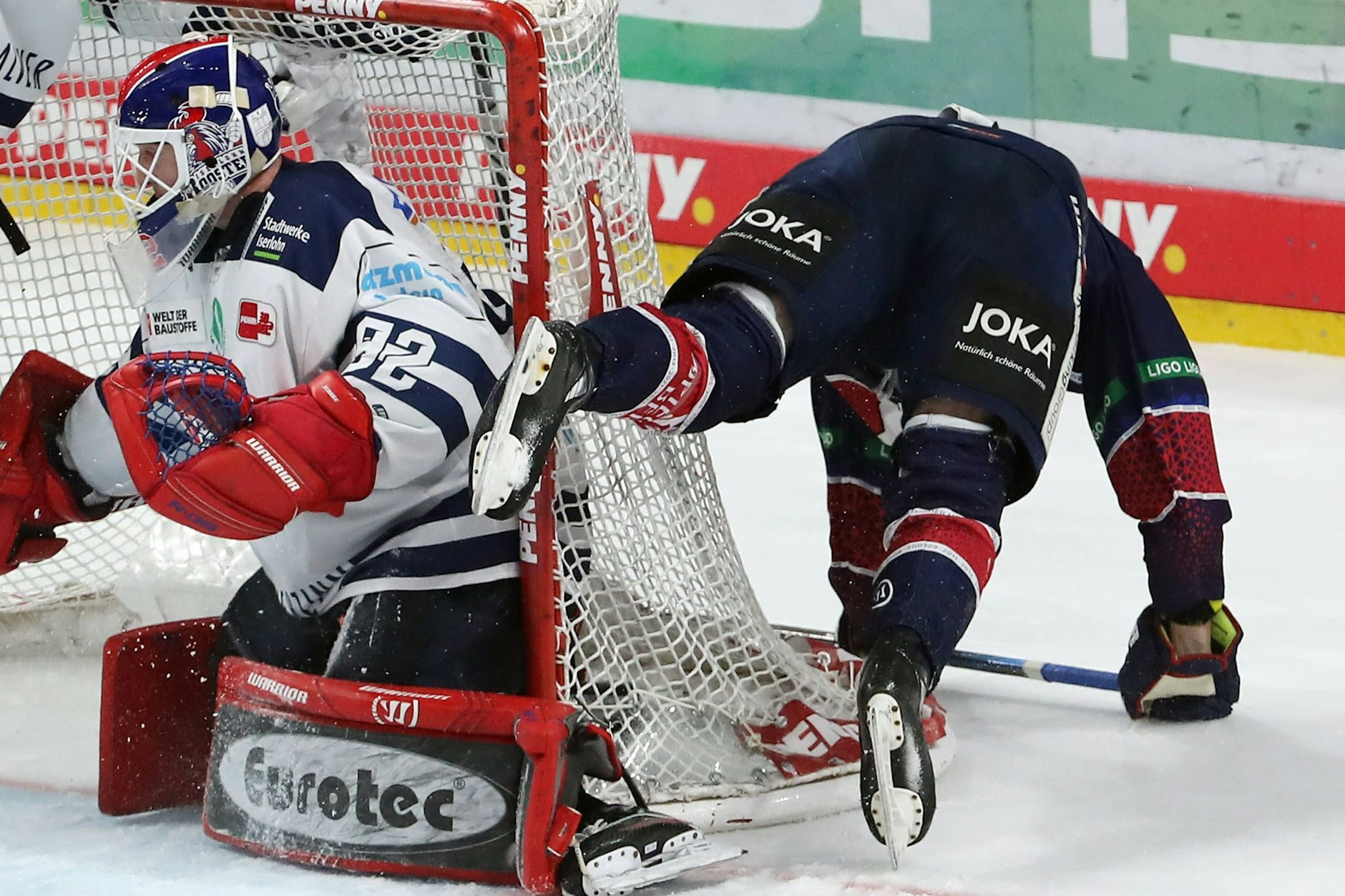 Hilfe, die Eisbären stürzen gerade mehr rum als sie erfolgreiches Eishockey spielen ...
