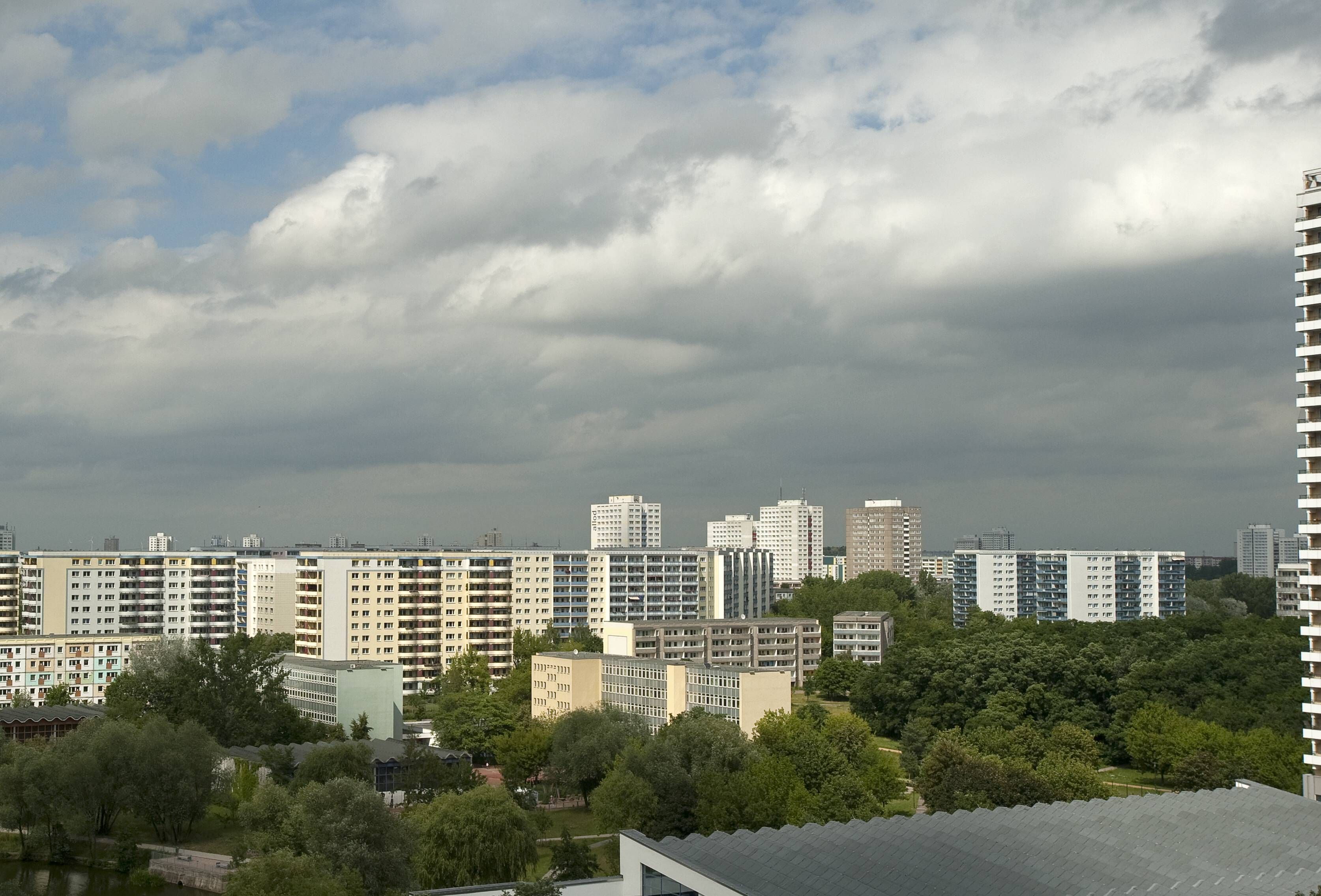 Mysteriöser Mord in Marzahn: Täter raubte Rentnerin aus und tötete Neffen