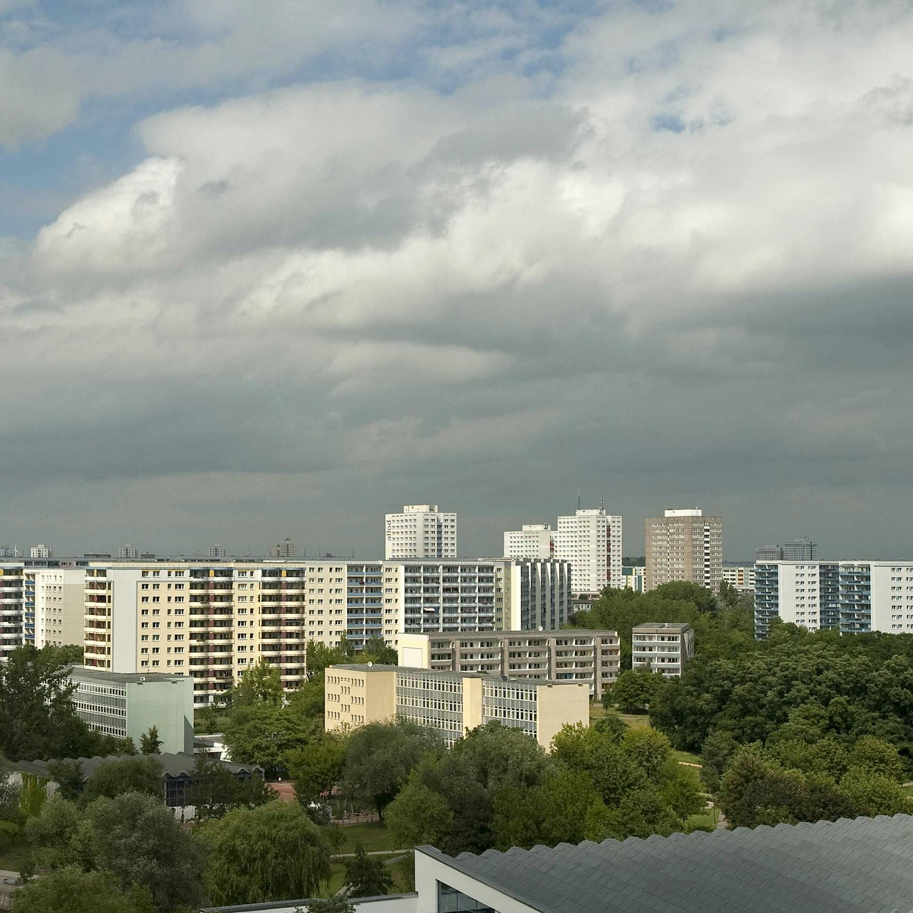 Mysteriöser Mord in Marzahn: Täter raubte Rentnerin aus und tötete Neffen