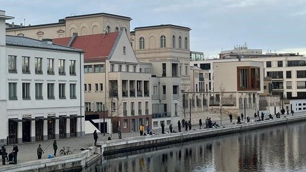 Jede Menge Angler stehen an der Alten Fahrt in Potsdam und wollen den großen Gang machen. Dagegen gibt es nichts zu sagen. Aber es gibt dort so manche Petrijünger, die sich beim Angeln nicht an die Regeln halten. 
