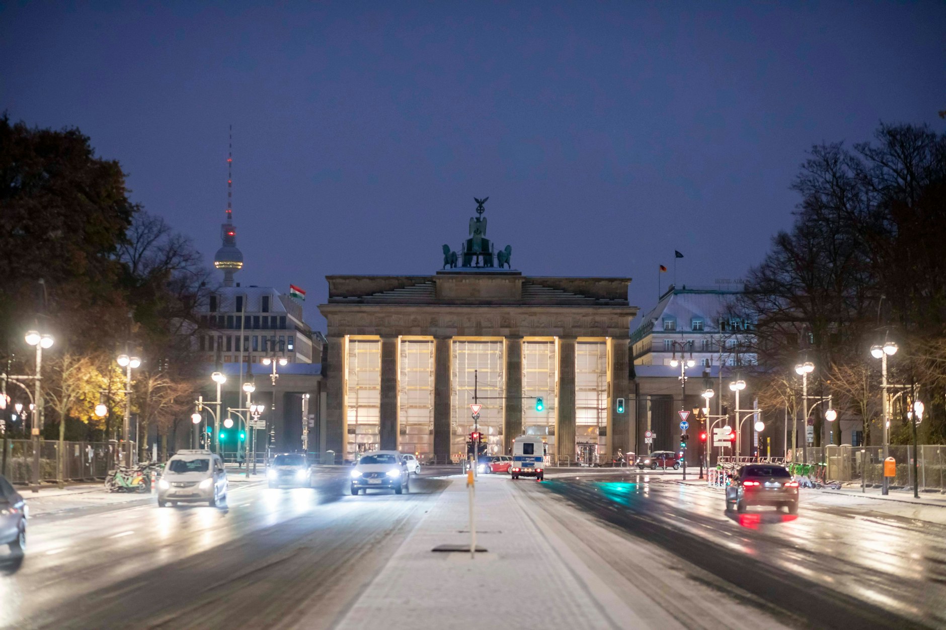 Achtung! Hier hat es in Berlin wegen Schnee und Glätte schon gekracht