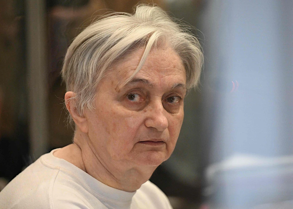Monique Olivier, die Ex-Frau des Serienmörders Michel Fourniret, sitzt im Gerichtssaal des Landgerichts in Nanterre.  