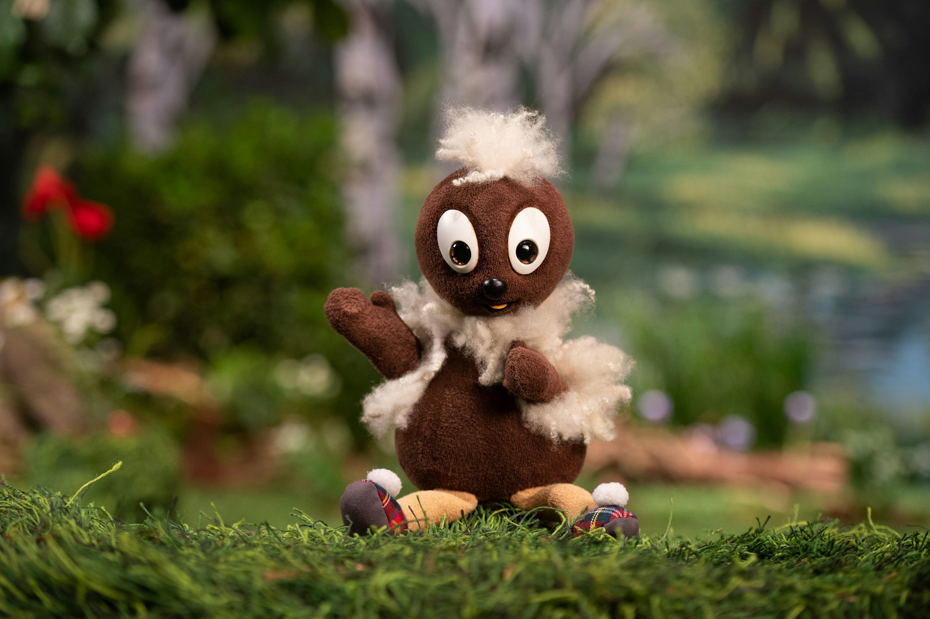 Der etwas modernisierte Pittiplatsch, aufgenommen am Set im Studio Hamburg im Jahr 2019. Inge Trisch, die Erfinderin von Pittiplatsch und anderen beliebten Figuren des DDR-Kinderfernsehens, ist gestorben. 