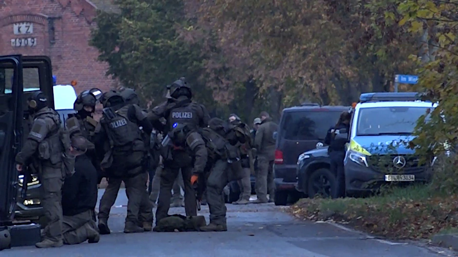 Brandenburg, Vieritz: Ein Spezialeinsatzkommando der Polizei bereitet sich auf den Einsatz vor.&nbsp;