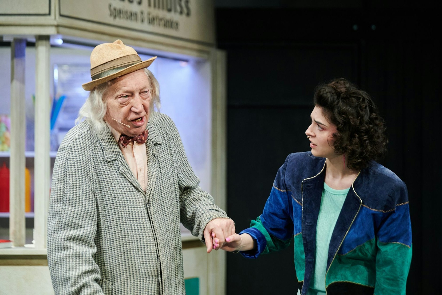 Dietrich Lehmann mit Helena Charlotte Sigal in der Neuinszenierung von „Linie 1“