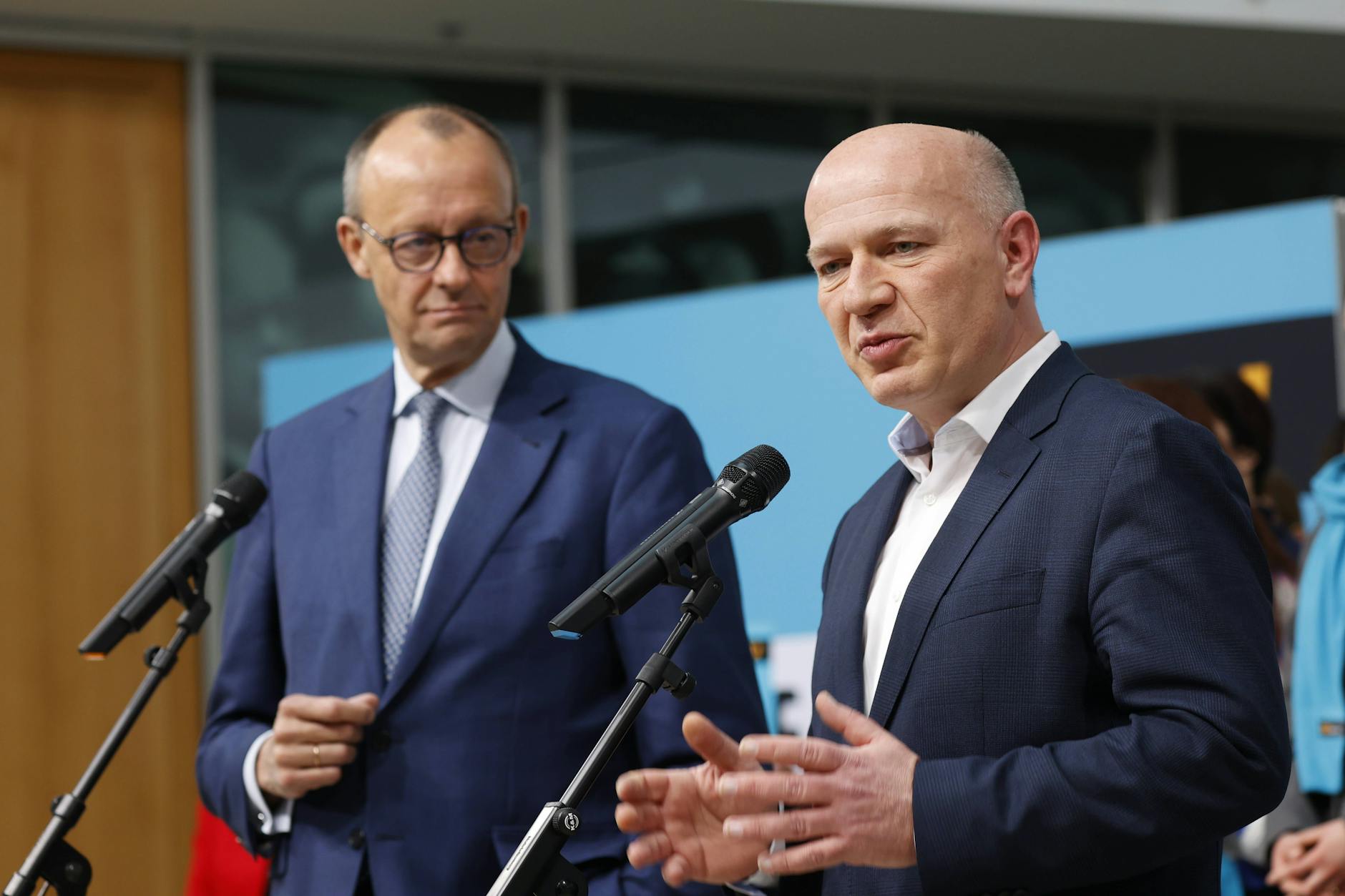 CDU-Chefs unter sich: Bundestags-Oppositionsführer Friedrich Merz (l.) und Berlins Regierender Bürgermeister Kai Wegner