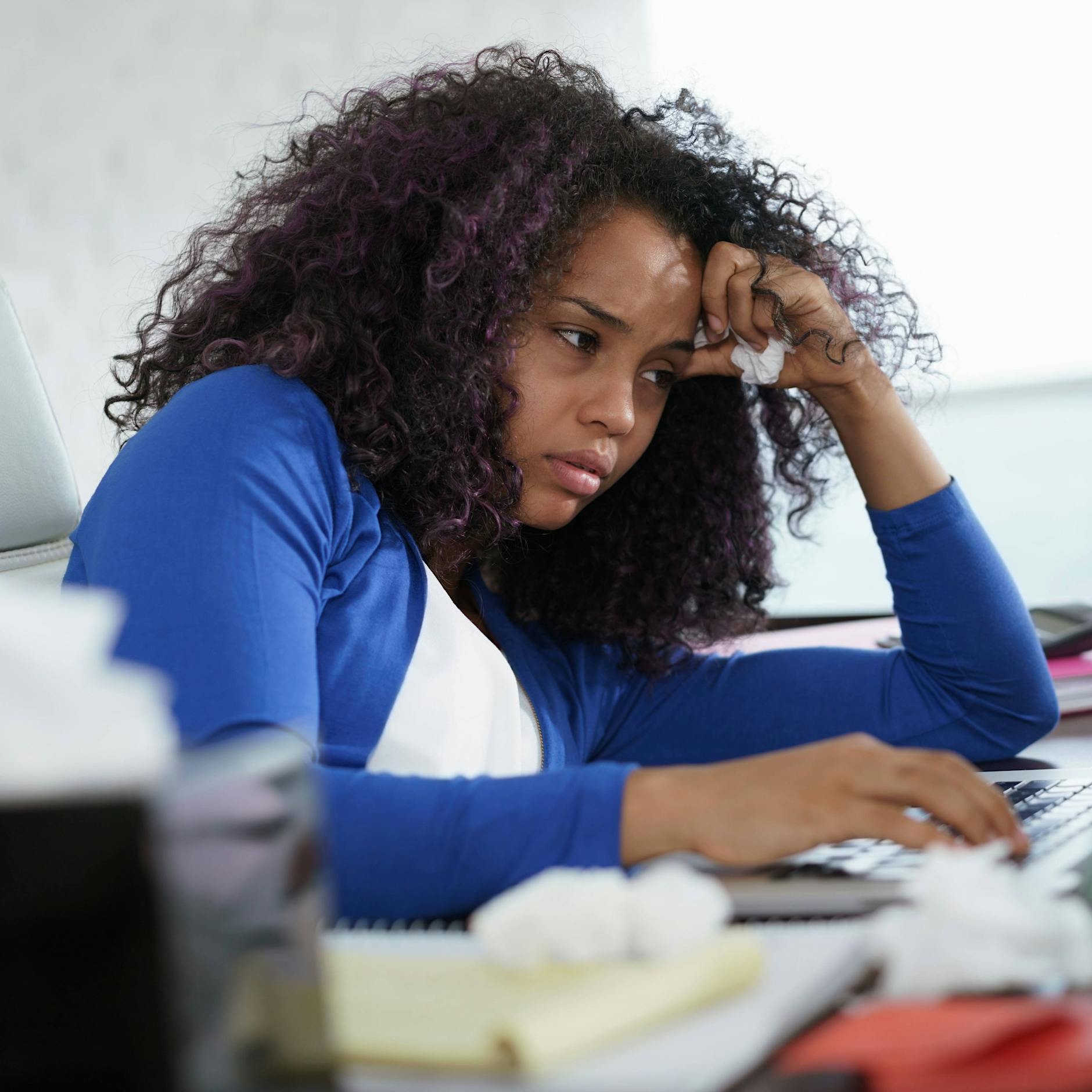 Krank arbeiten: Wann ist es erlaubt und ab wann bin ich zu krank?