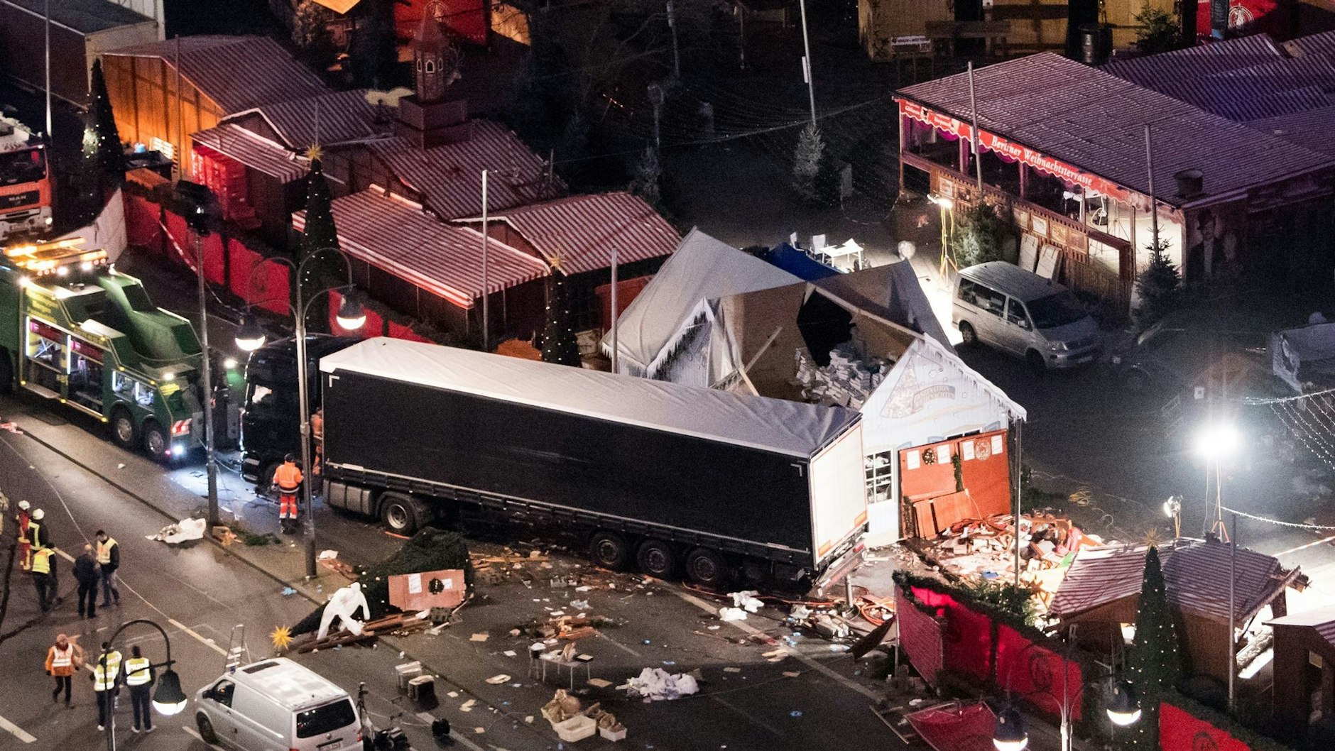 2016 raste Attentäter Anis Amri mit einem Lkw in den Weihnachtsmarkt am Breitscheidplatz.