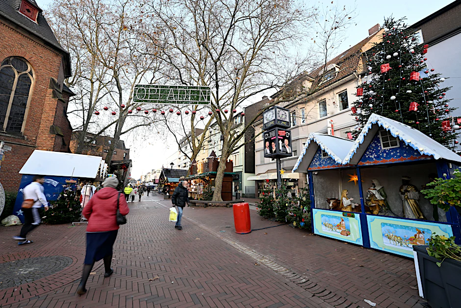 Die beiden 15 und 16 Jahre alten Jugendlichen planten offenbar einen Anschlag auf einen Weihnachtsmarkt in Leverkusen.