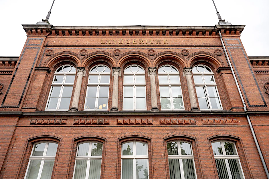 ARCHIV - Das Landgericht Verden verhandelte über die Schuld einer Mitarbeiterin eines Pädagogik-Zentrums nach dem Unfalltod eines Jungen.  