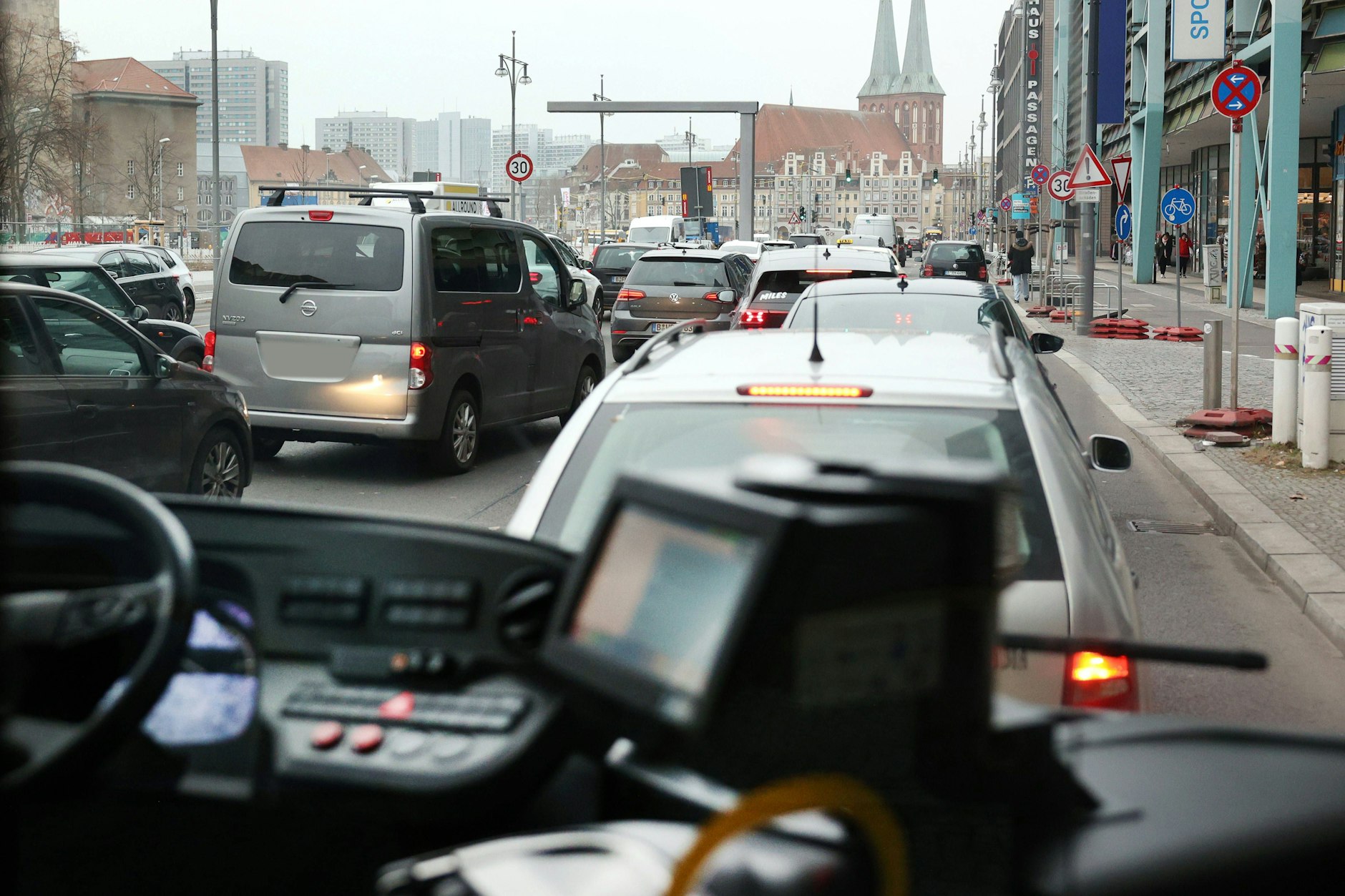 BVG Ein Tag bei den Berliner Verkehrsbetrieben Was Fahrgäste und