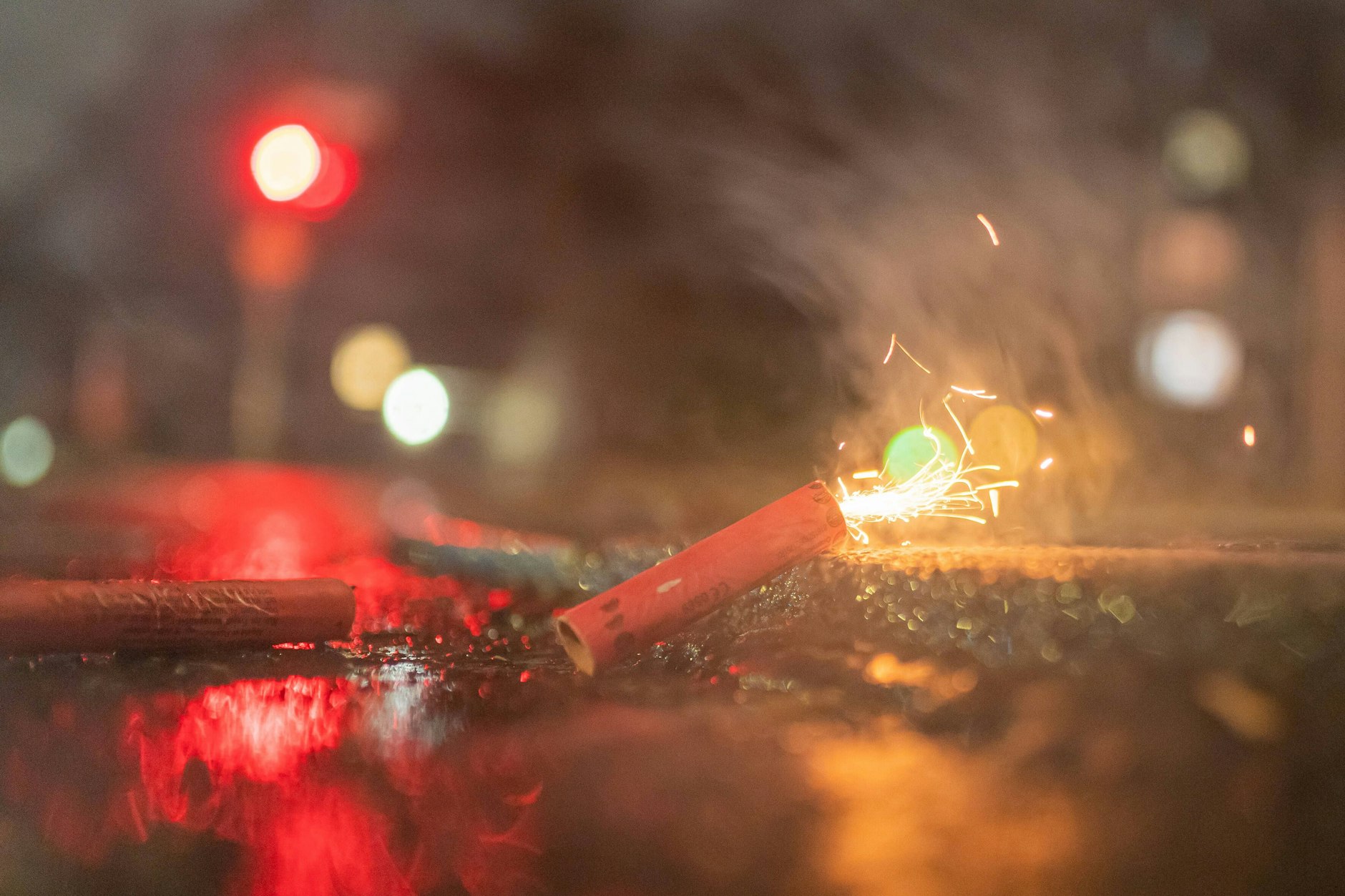 Darf am Jahresende wieder geböllert werden? Wenn es nach einer Initiative aus Feuerwerks-Gegnern geht, soll die Pyrotechnik für Privatpersonen bald verboten werden.