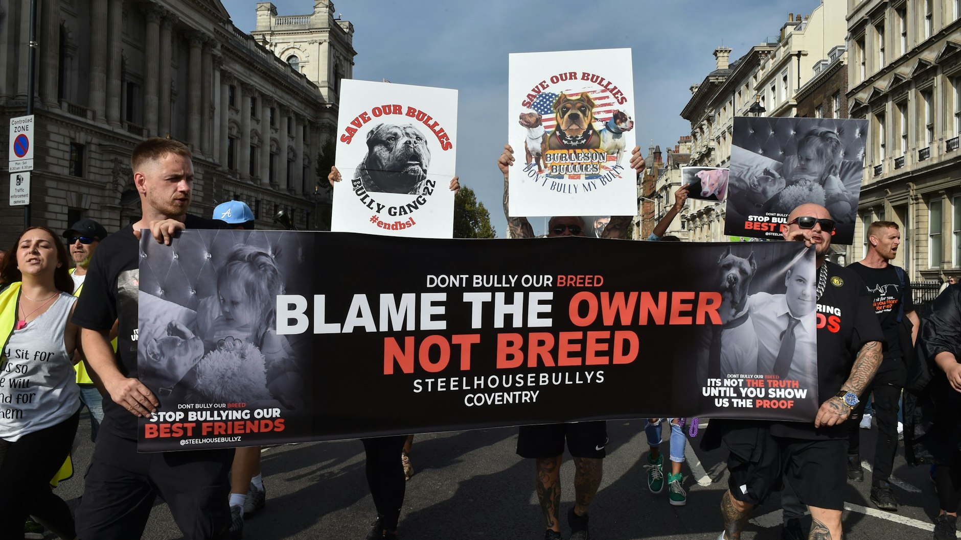 Großbritannien, London: Besitzer und Fans der Hunderasse American XL Bully protestieren gegen den Vorschlag der britischen Regierung.&nbsp;
