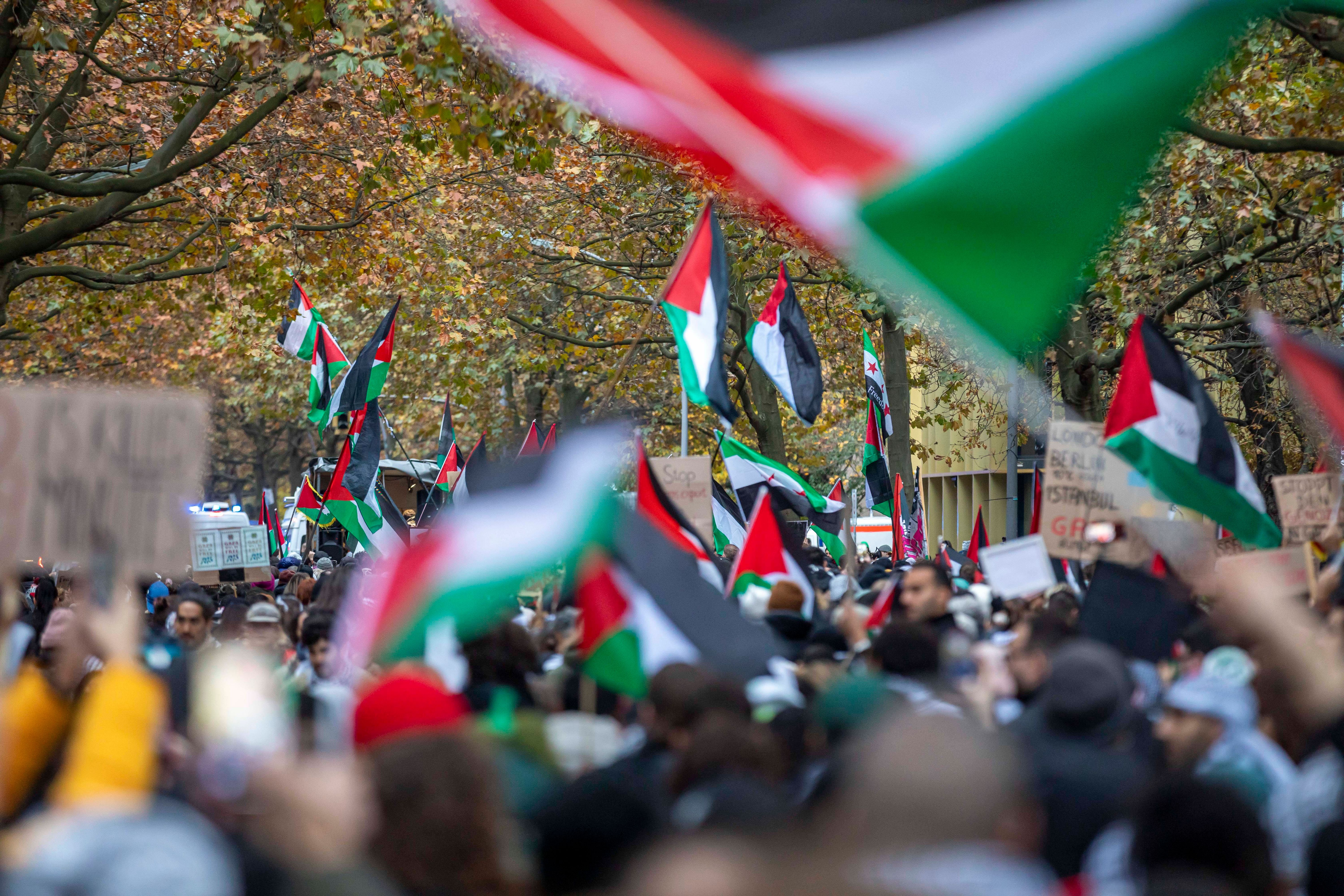 Pro-Palästina-Demos in Berlin: Rund 2500 Menschen bei Protestmärschen
