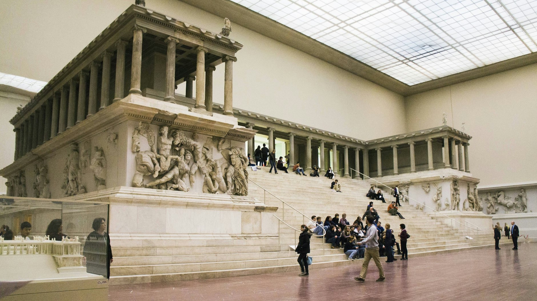 Der Pergamonaltar im Pergamonmuseum Berlin