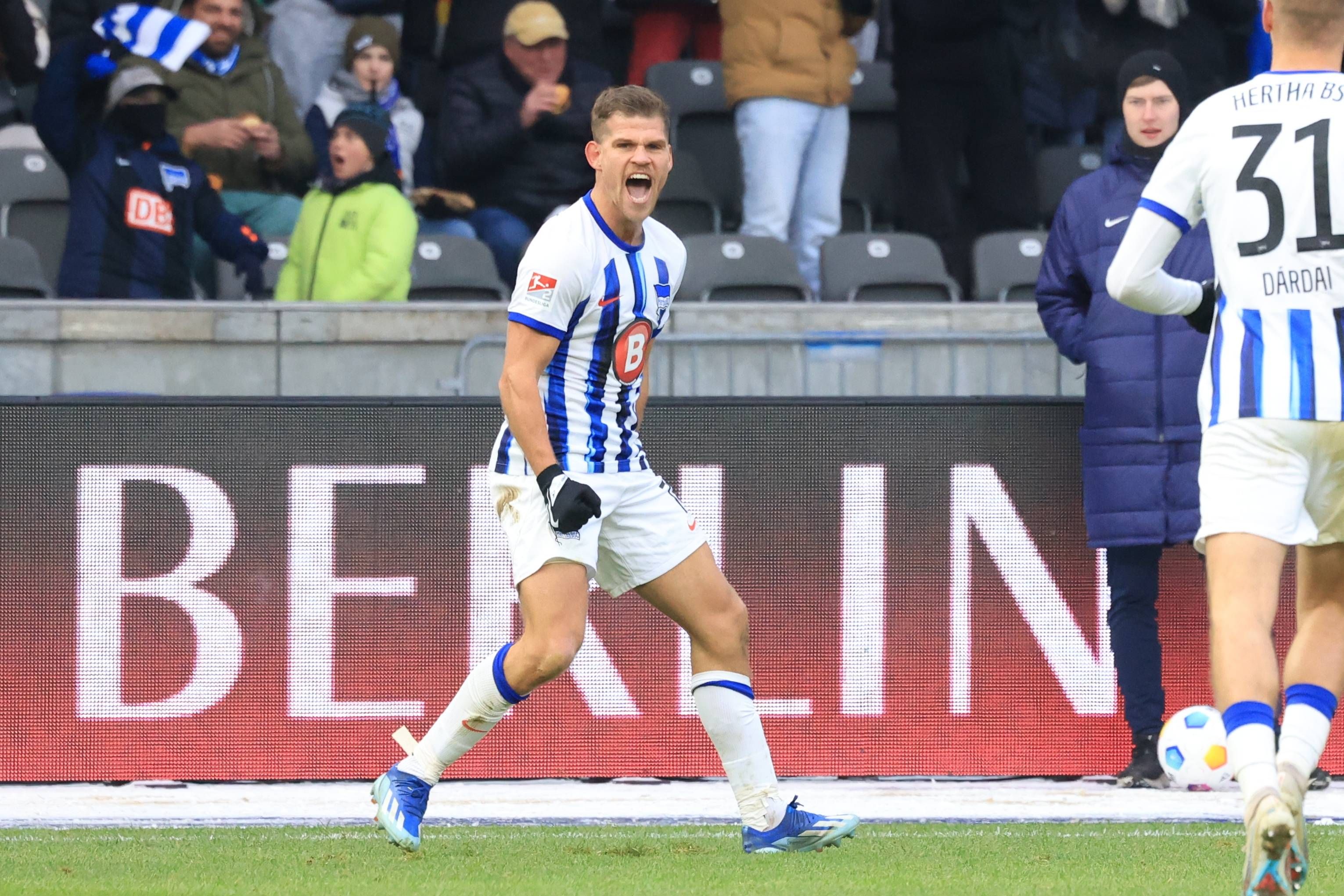 Herthas Drei-Tore-Bomber Niederlechner jubelt: „Spielglück ist zurück!“