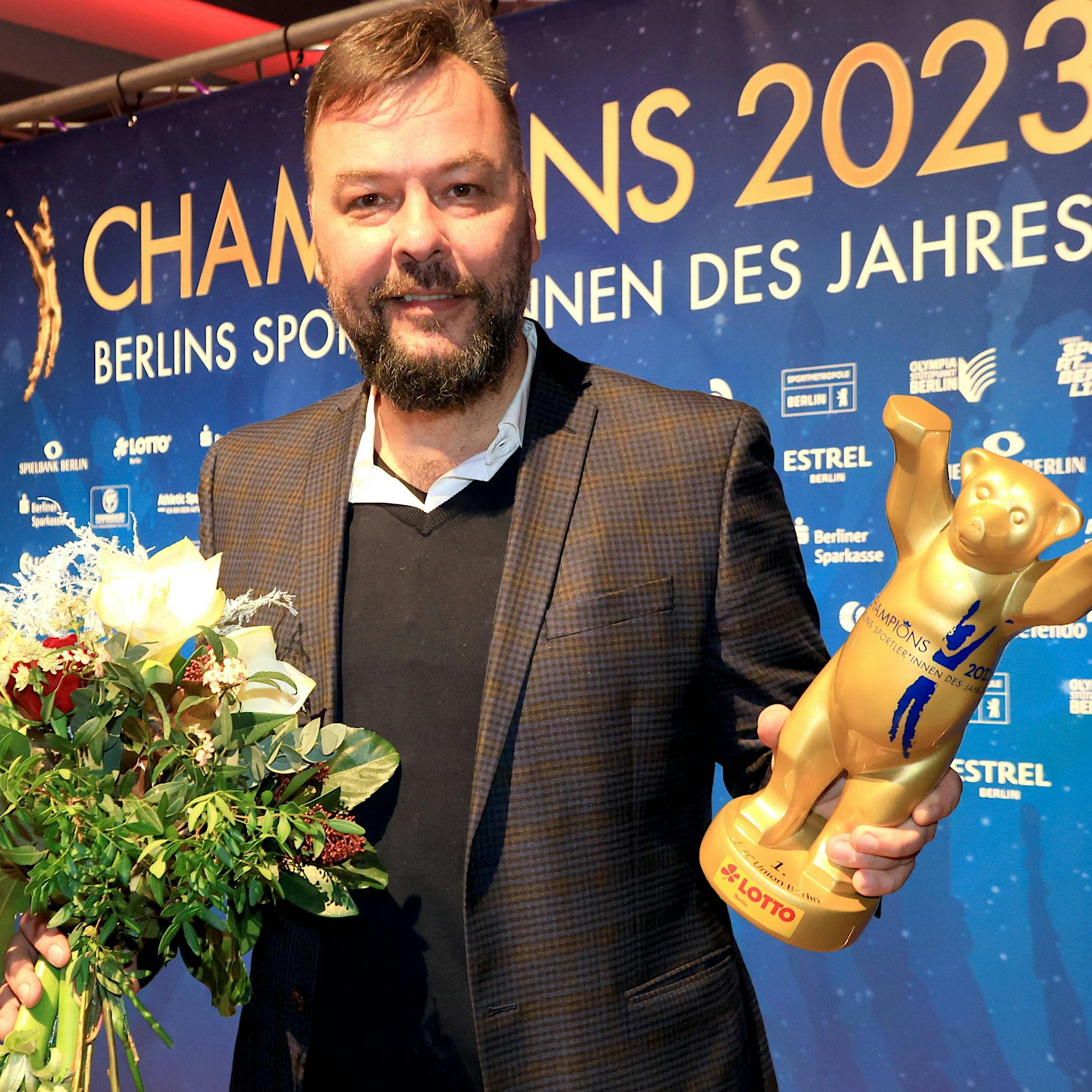 Berlins Sportler des Jahres: Große Champions-Gala im Estrel Hotel, Unions Fußballer feiern auf der Autobahn