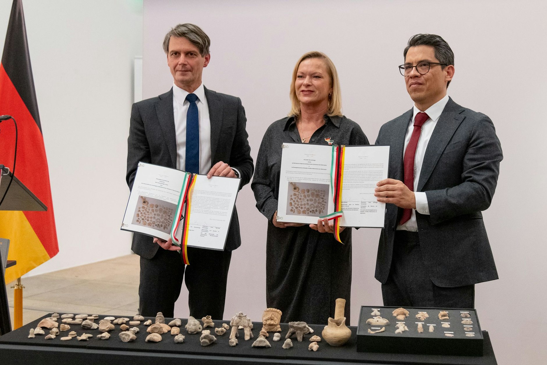 Das Museum Schloss Salder in Salzgitter hat am 23. November 74 archäologische Stücke an die mexikanische Regierung zurückgegeben und damit einen wichtigen Präzedenzfall für die Rückgabe von Kulturgut in Deutschland geschaffen.