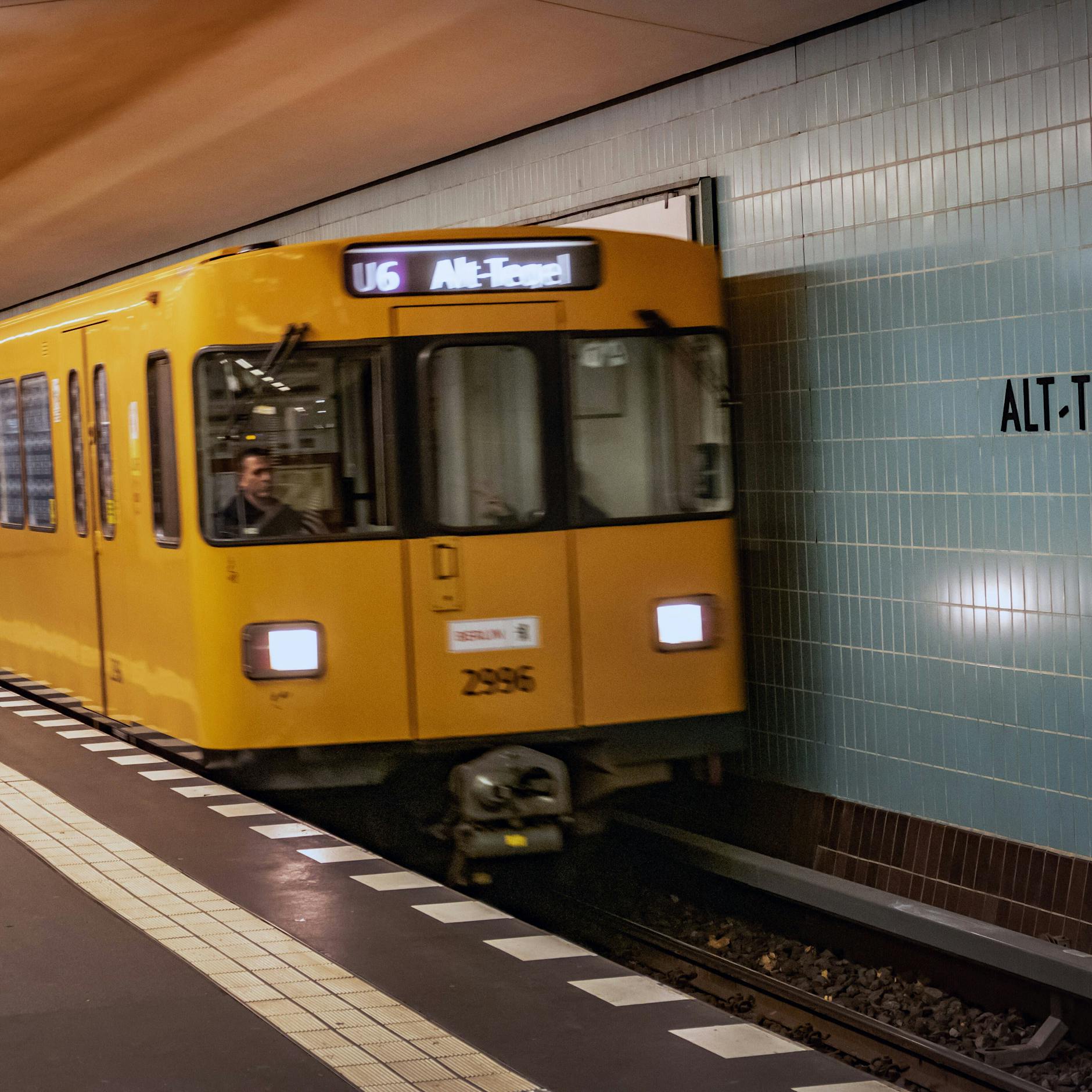 Tolle Nachrichten, Berlin: Die U6 fährt wieder im gewohnten Takt!