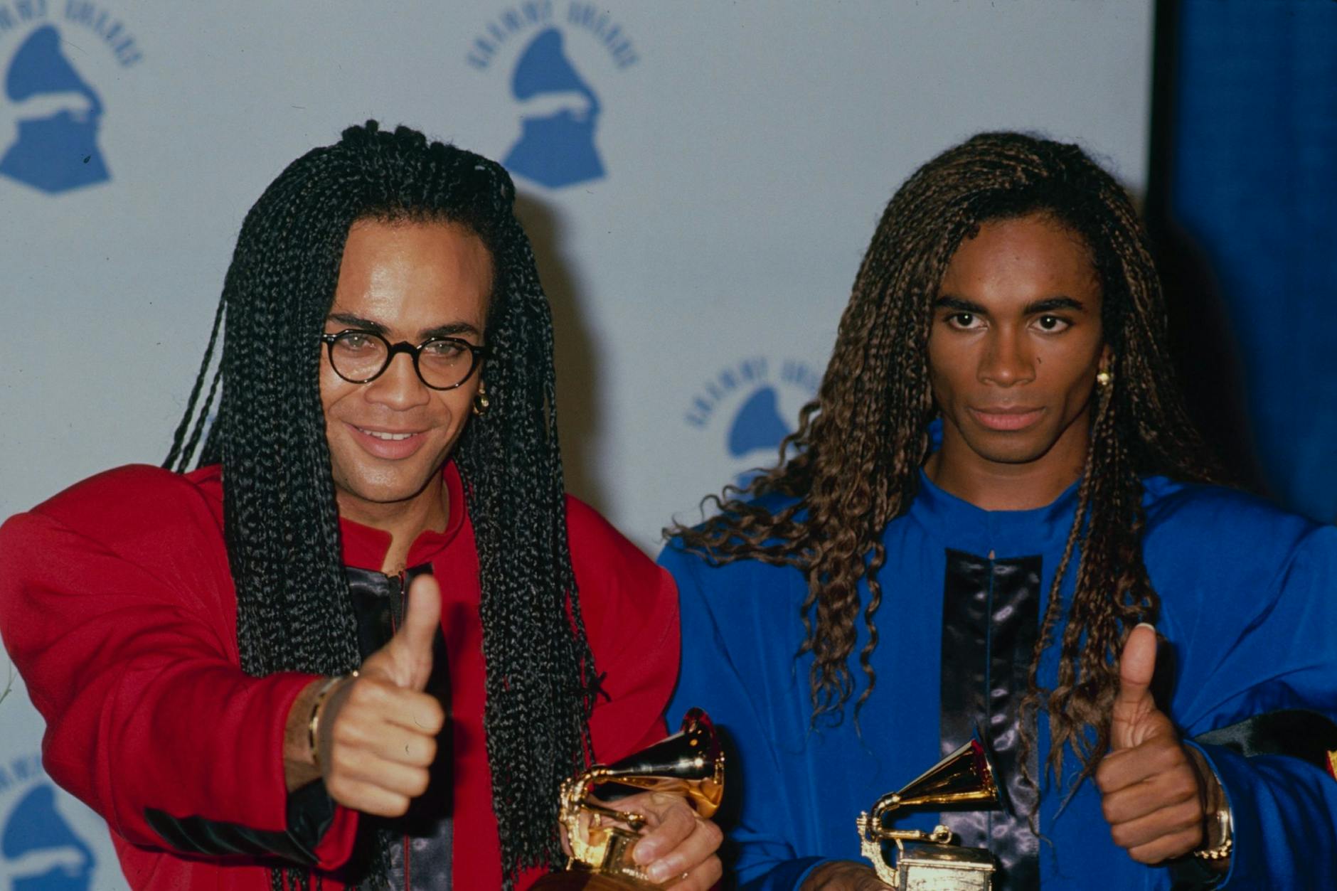 Die beiden echten Milli-Vanilli-Mitglieder Robert Pilatus (l.) und Fabrice Morvan (r.) bei der Grammy-Verleihung im Jahr 1990 kurz vor dem Skandal.