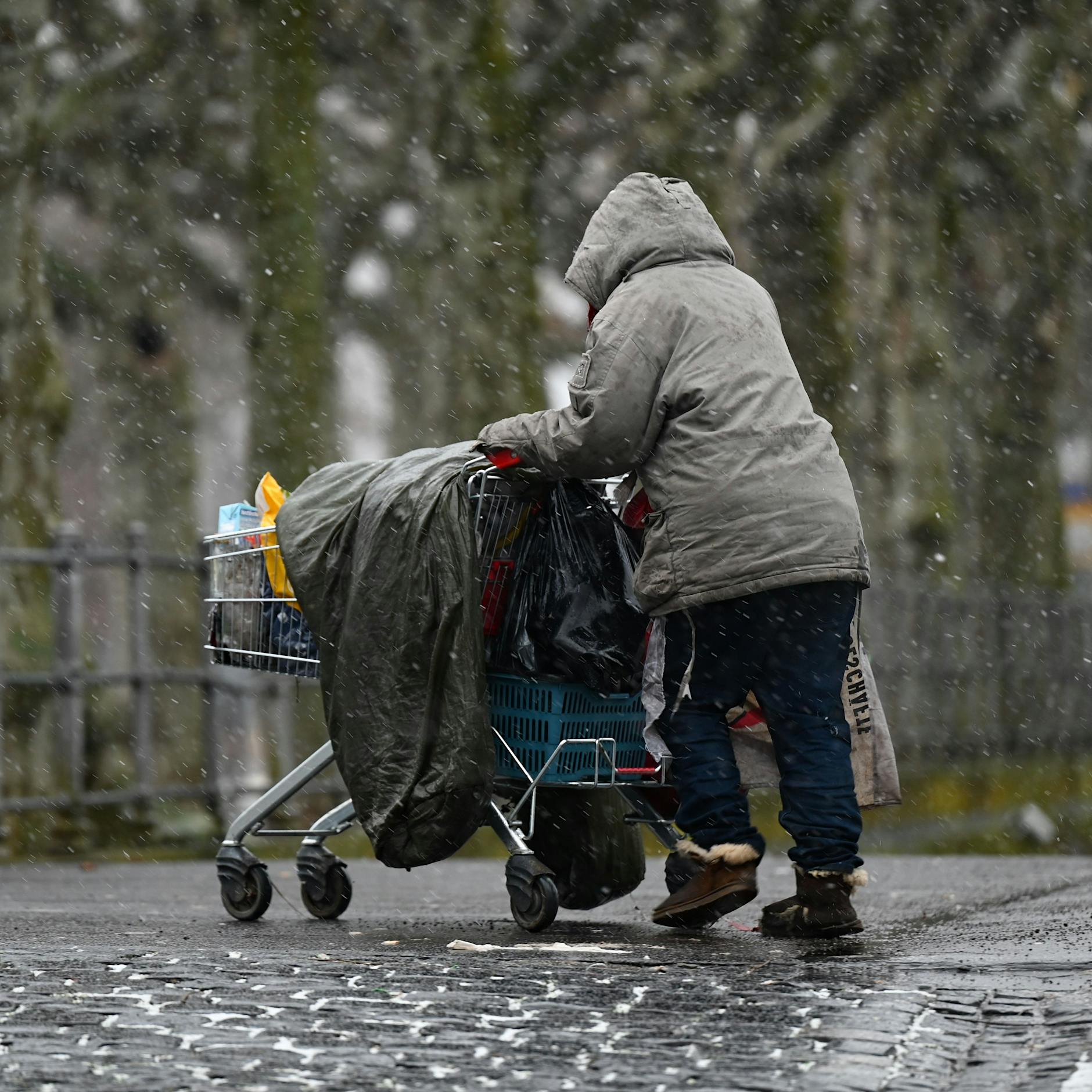 Linke will U-Bahnhöfe für Obdachlose öffnen, BVG dagegen