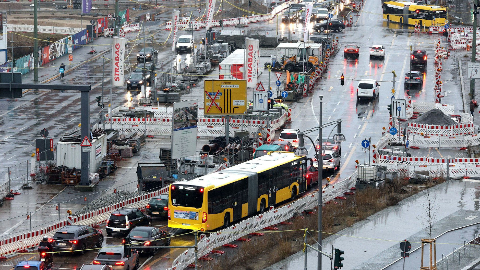 Baustellen betreffen auch oft Busse im Berliner Verkehr.