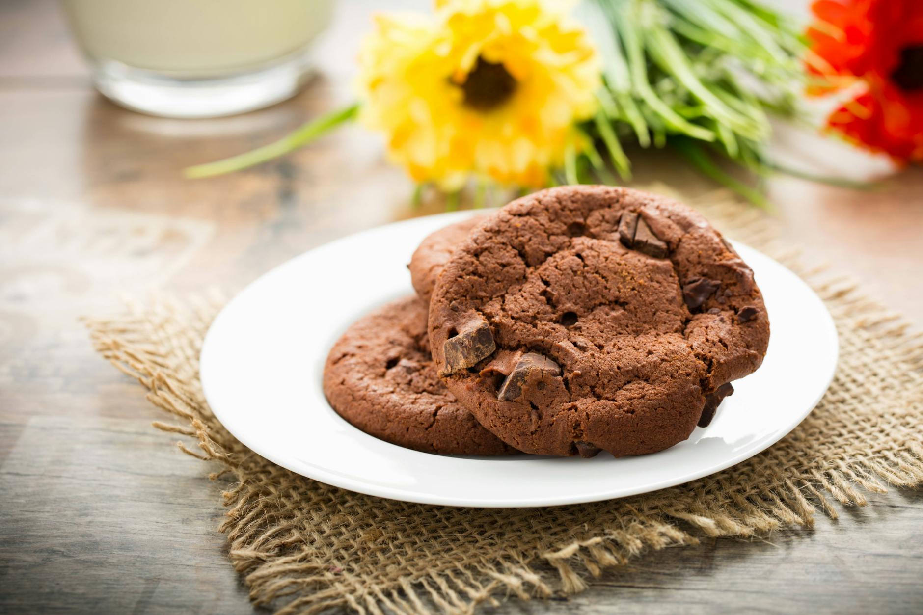 Dieses Rezept für Schoko-Plätzchen ist super lecker und ganz einfach.