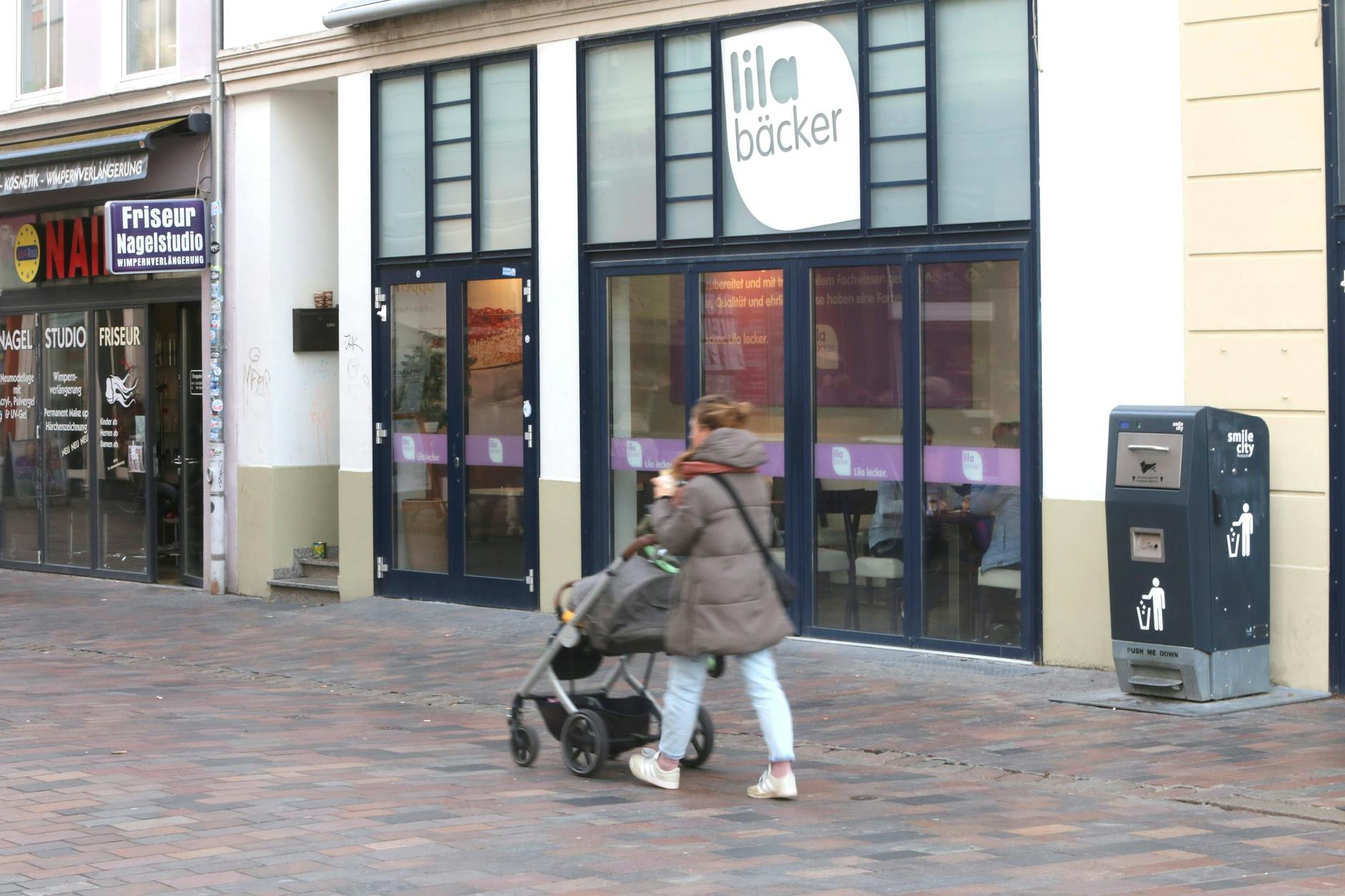 Eine von 232 Lila-Bäcker-Filialen. Die Backkette ist pleite, aber es könnte trotzdem weitergehen.