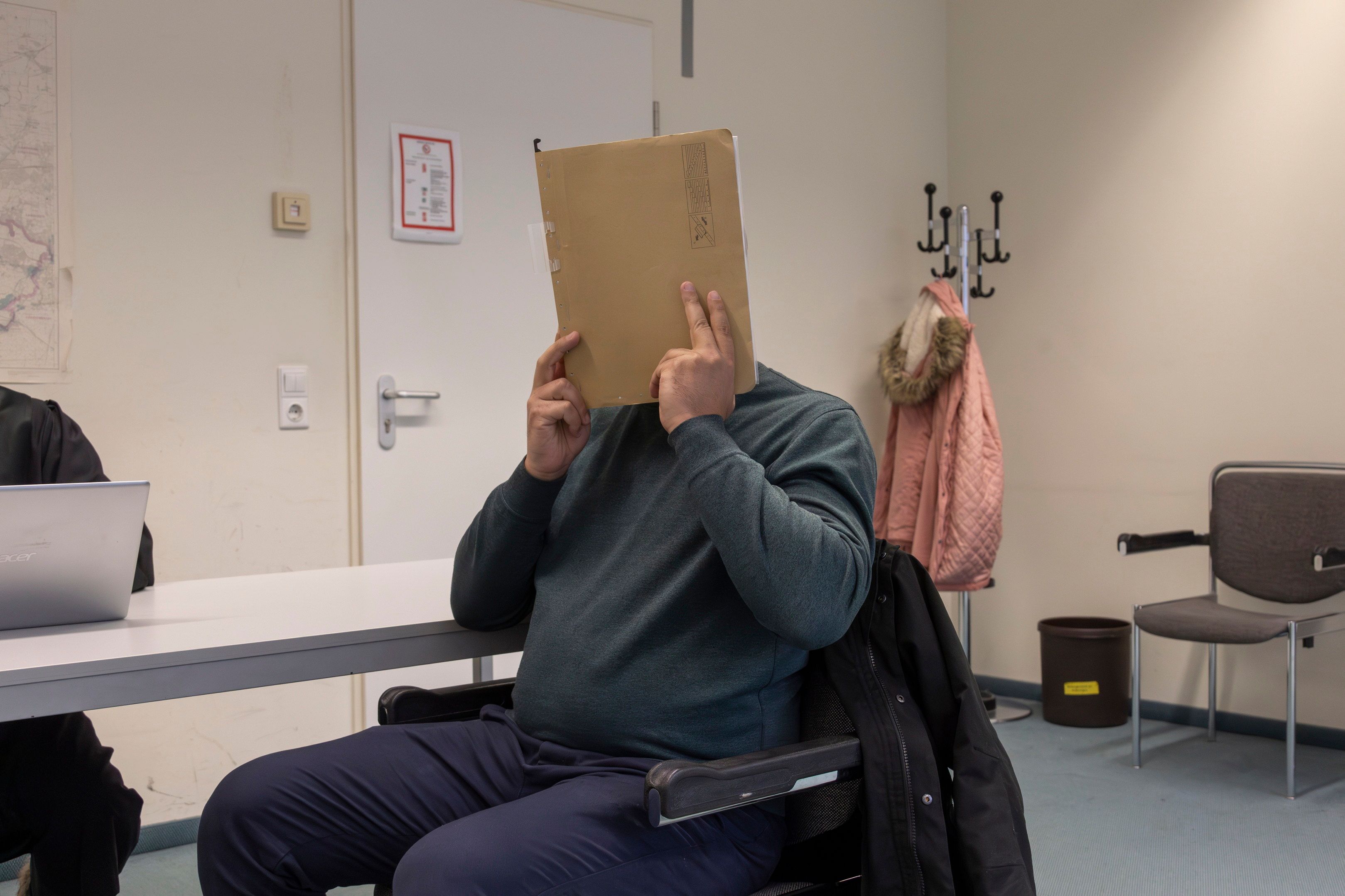 Verfolgungsjagd mit Polizei: Mit 486 PS vor den Richter gerauscht