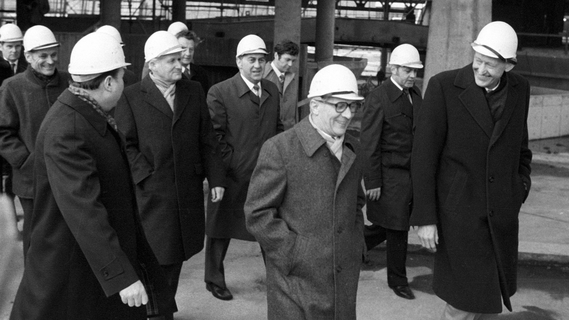Mit viel Pomp wurde 1980 das Richtfest für das SEZ gefeiert. Erich Honecker war dabei.