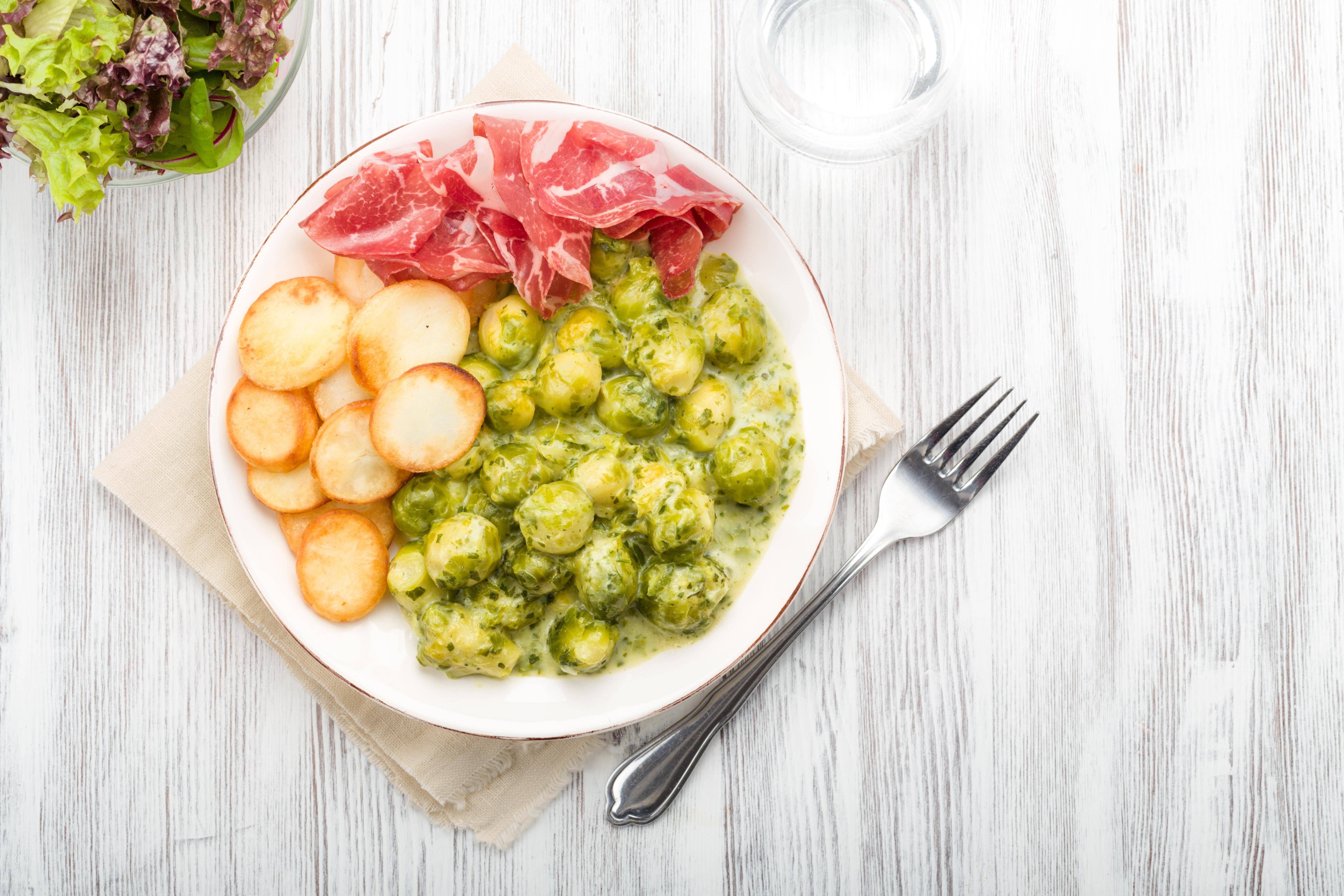 Geniales Rezept für Rosenkohl in cremiger Sahnesoße: Ein Muss im Winter