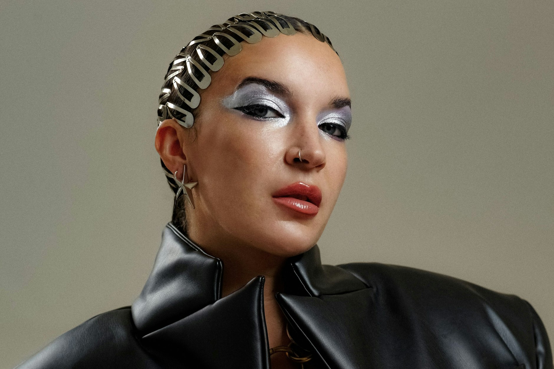 Hat ein Album über Dating in Berlin gemacht, das „BLA (Berlin Love Affair)“ heißt: Futurebae.