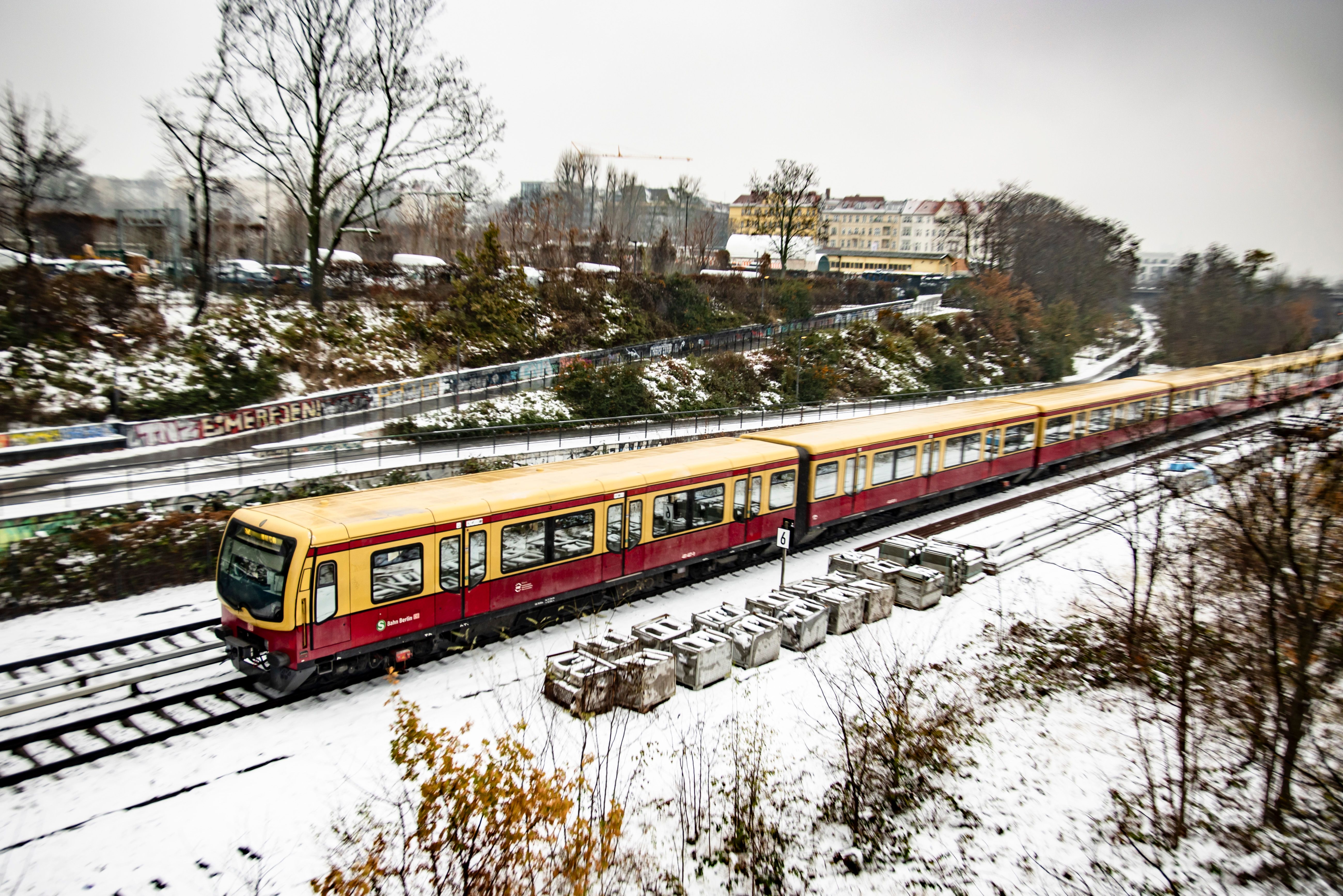 Update! Warnstreik Bei Der Bahn: Berliner S-Bahn Bietet Notfahrplan