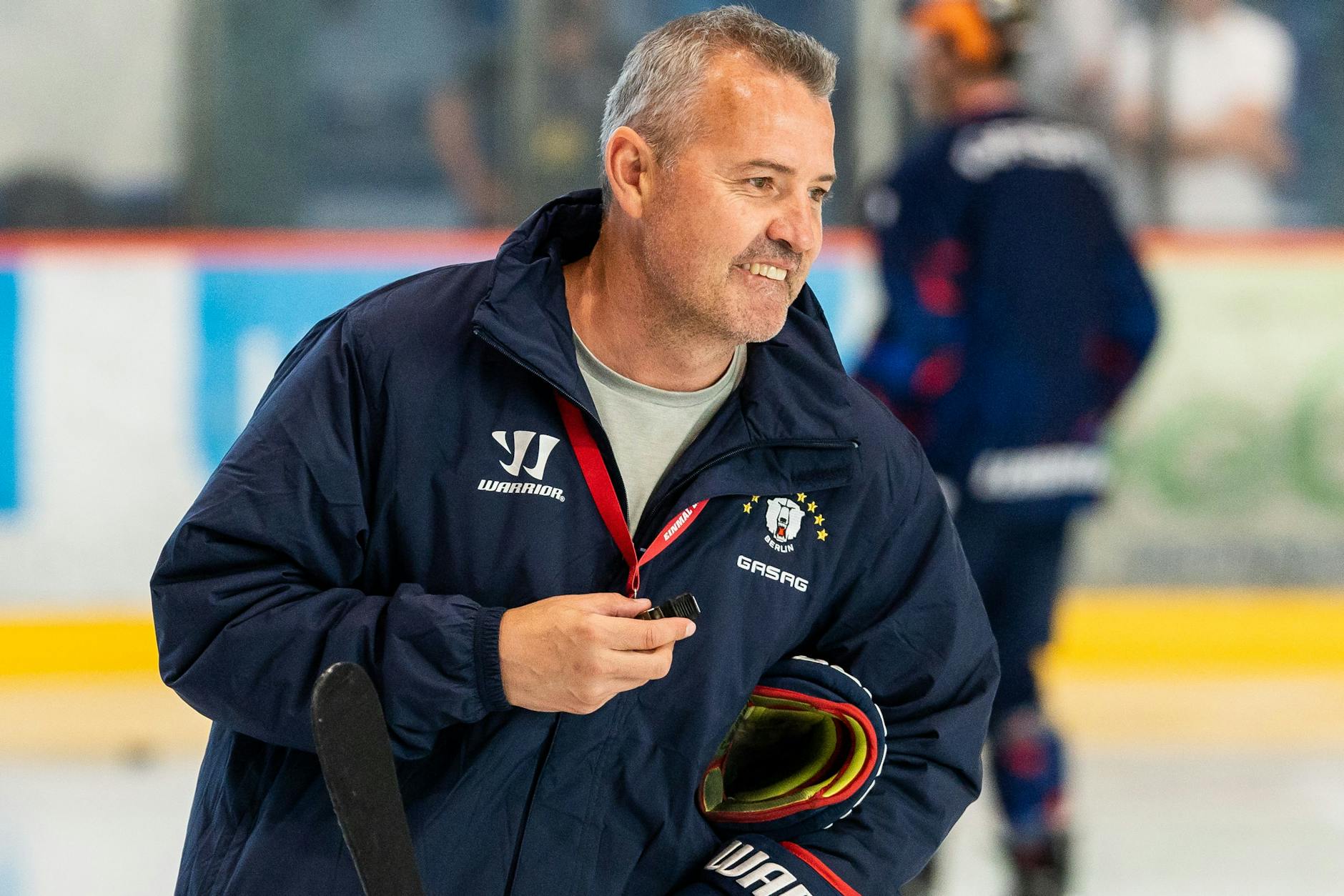 Eisbären-Trainer Serge Aubin kann sich freuen, es läuft wieder bei ihm und beim DEL-Rekordmeister.