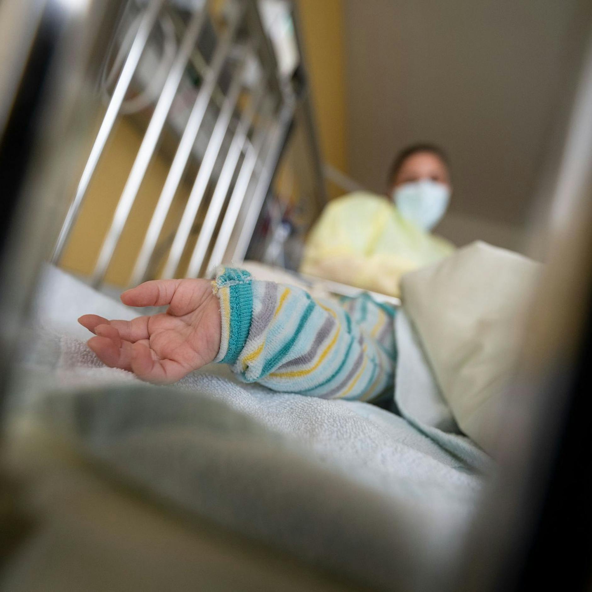 RSV-Welle in Deutschland hat laut RKI begonnen – darauf müssen Eltern achten