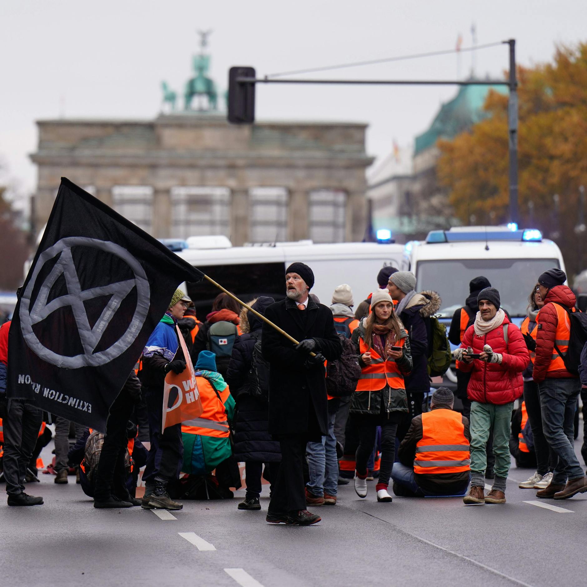 Image - Letzte Generation und Extinction Rebellion Demo: Massenbesetzung heute an der Elsenbrücke