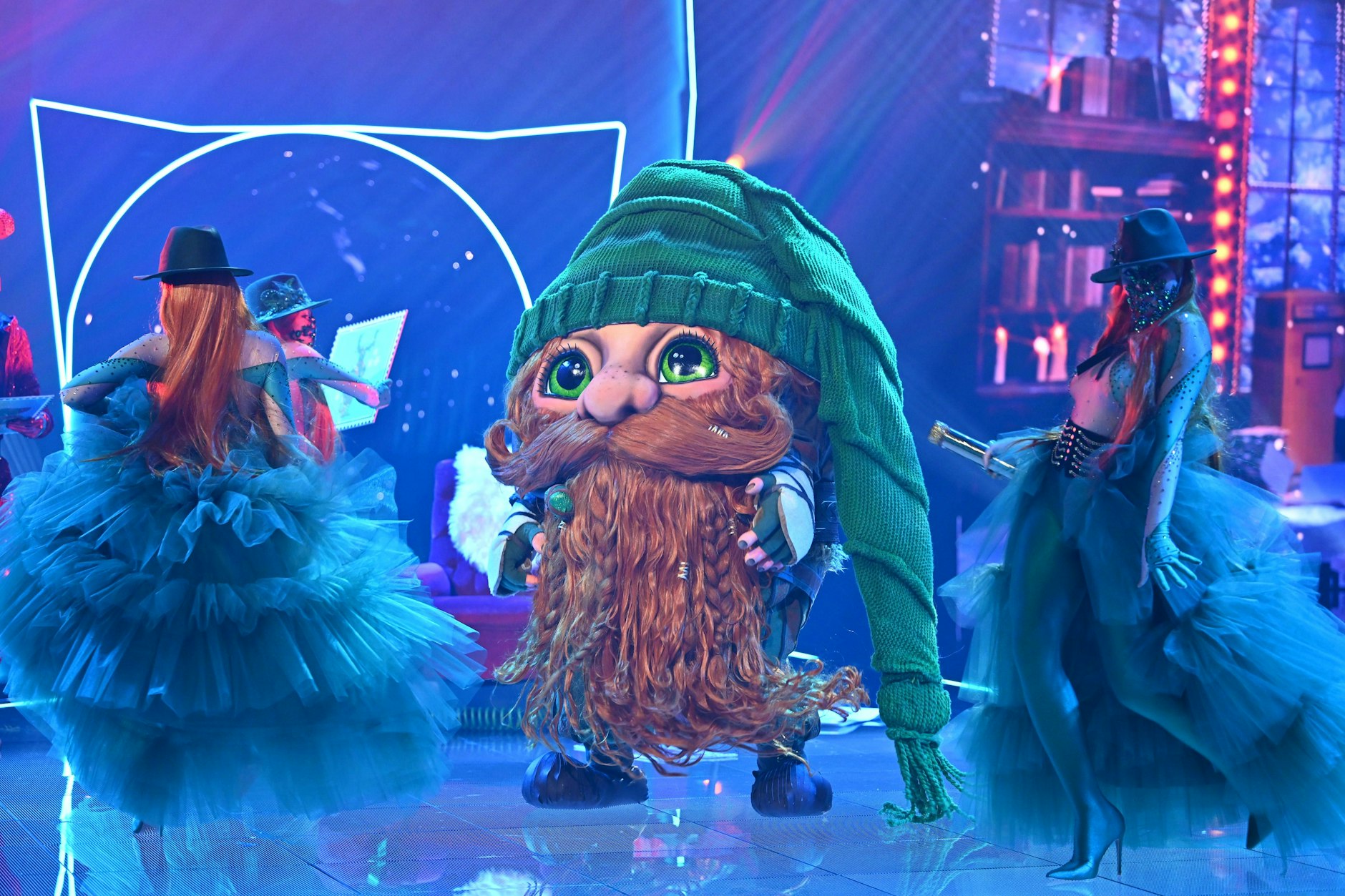 Welcher Star steckt bei „Masked Singer“ im Kostüm von Klaus Claus?